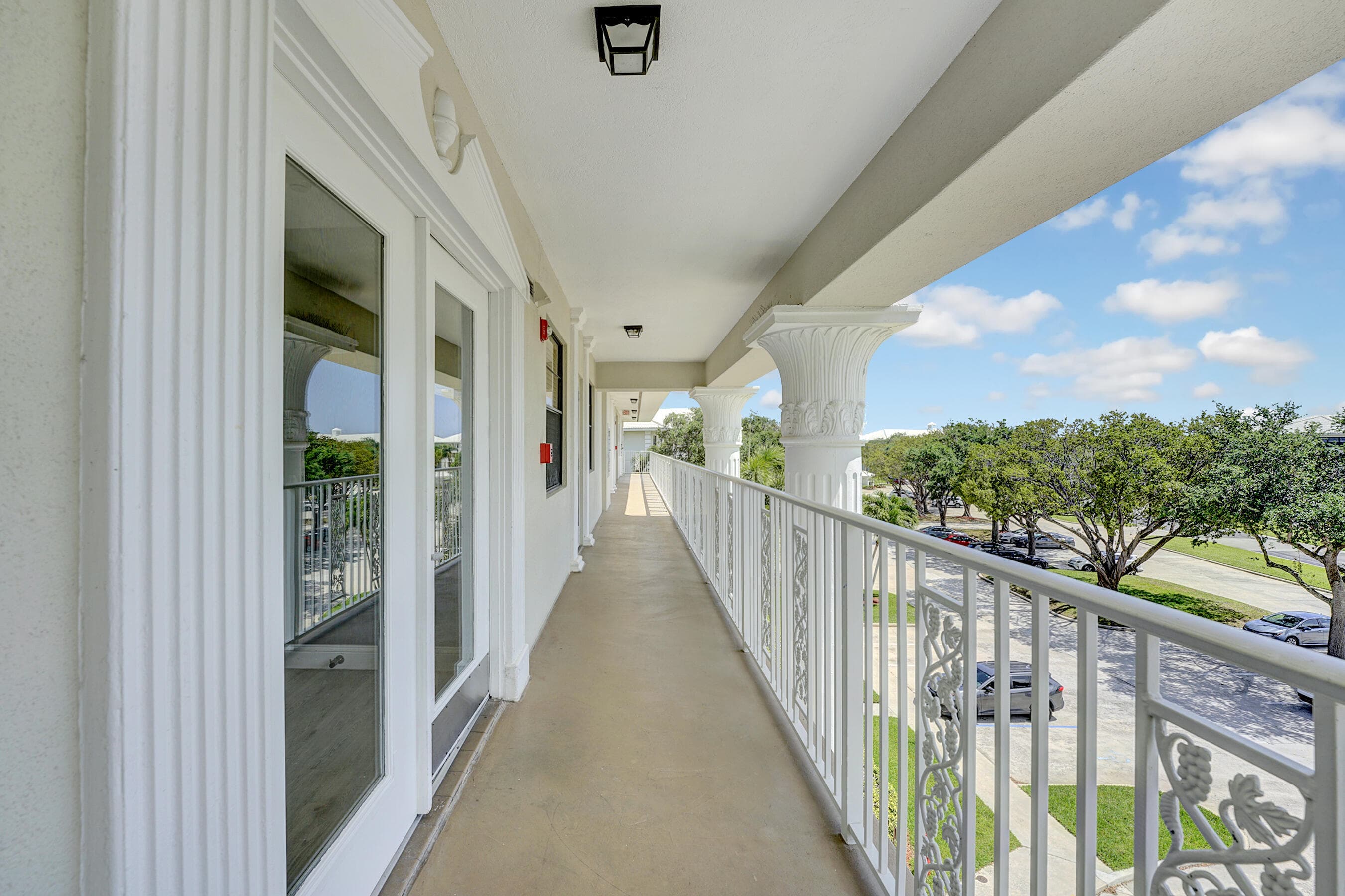 6097 Balboa Circle 406, Boca Raton, FL 33433 — photo 1 of 28