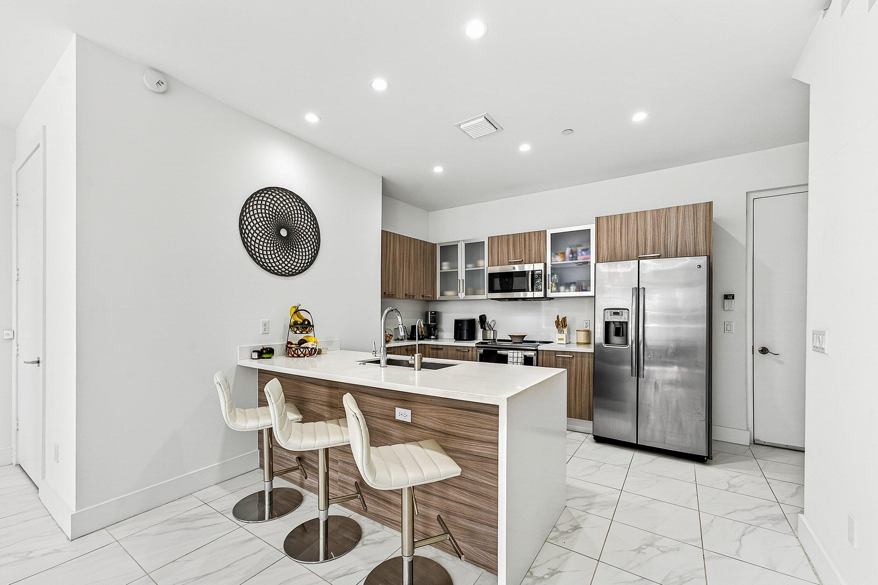 1034 NE 18th Avenue 102, Fort Lauderdale, FL 33304 — photo 5 of 27