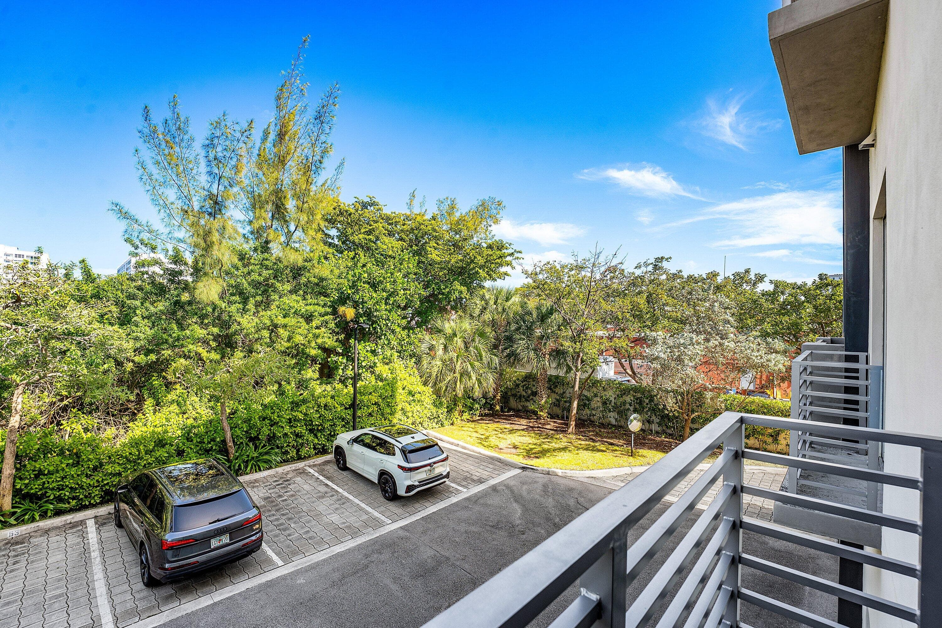 1034 NE 18th Avenue 102, Fort Lauderdale, FL 33304 — photo 19 of 27