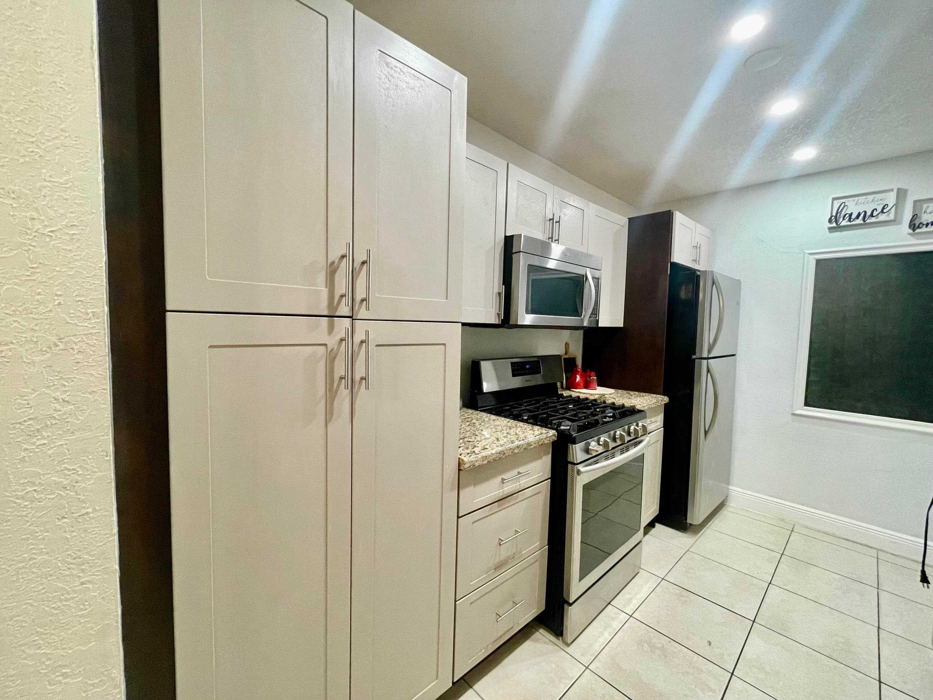 7661 Farragut Street, Hollywood, FL 33024 — photo 20 of 47