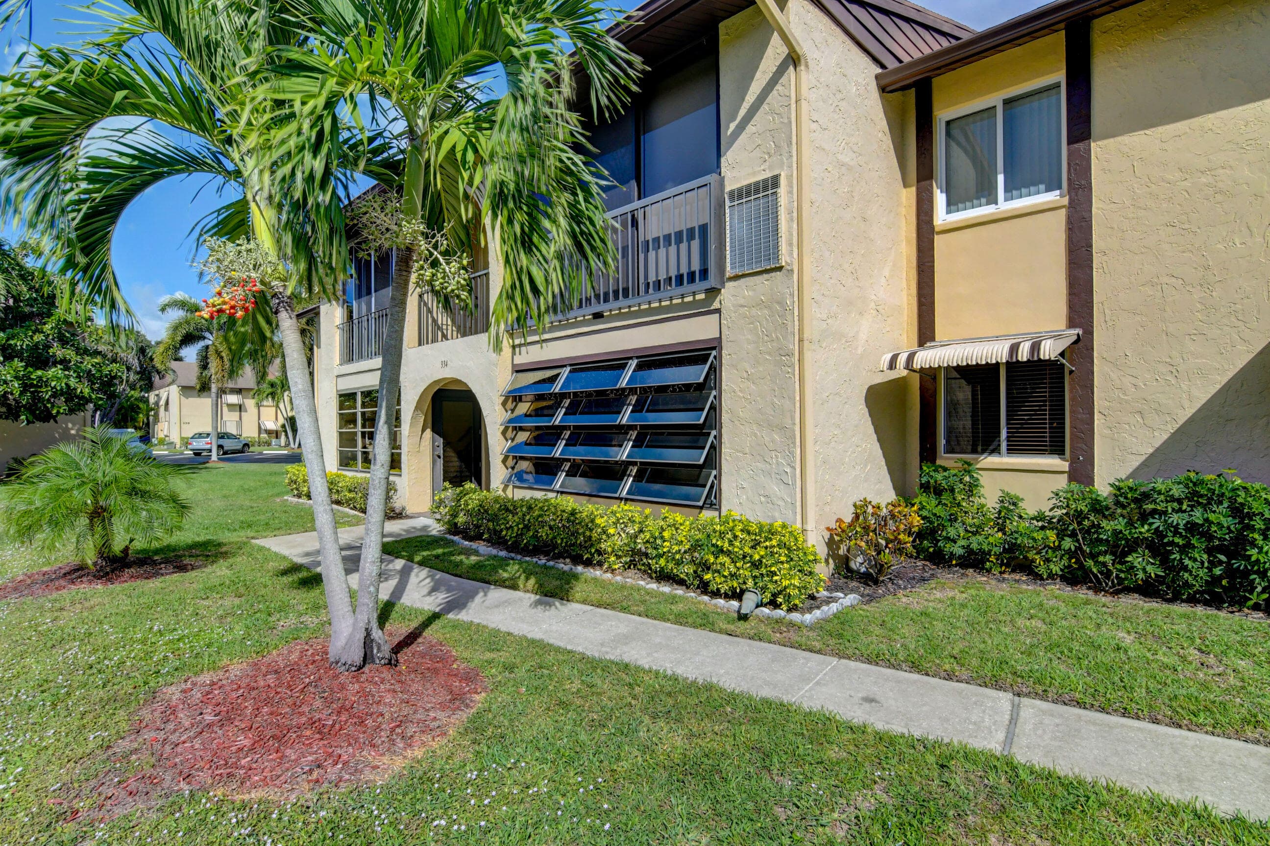 334 Pine Ridge Circle B-1, Greenacres, FL 33463 — photo