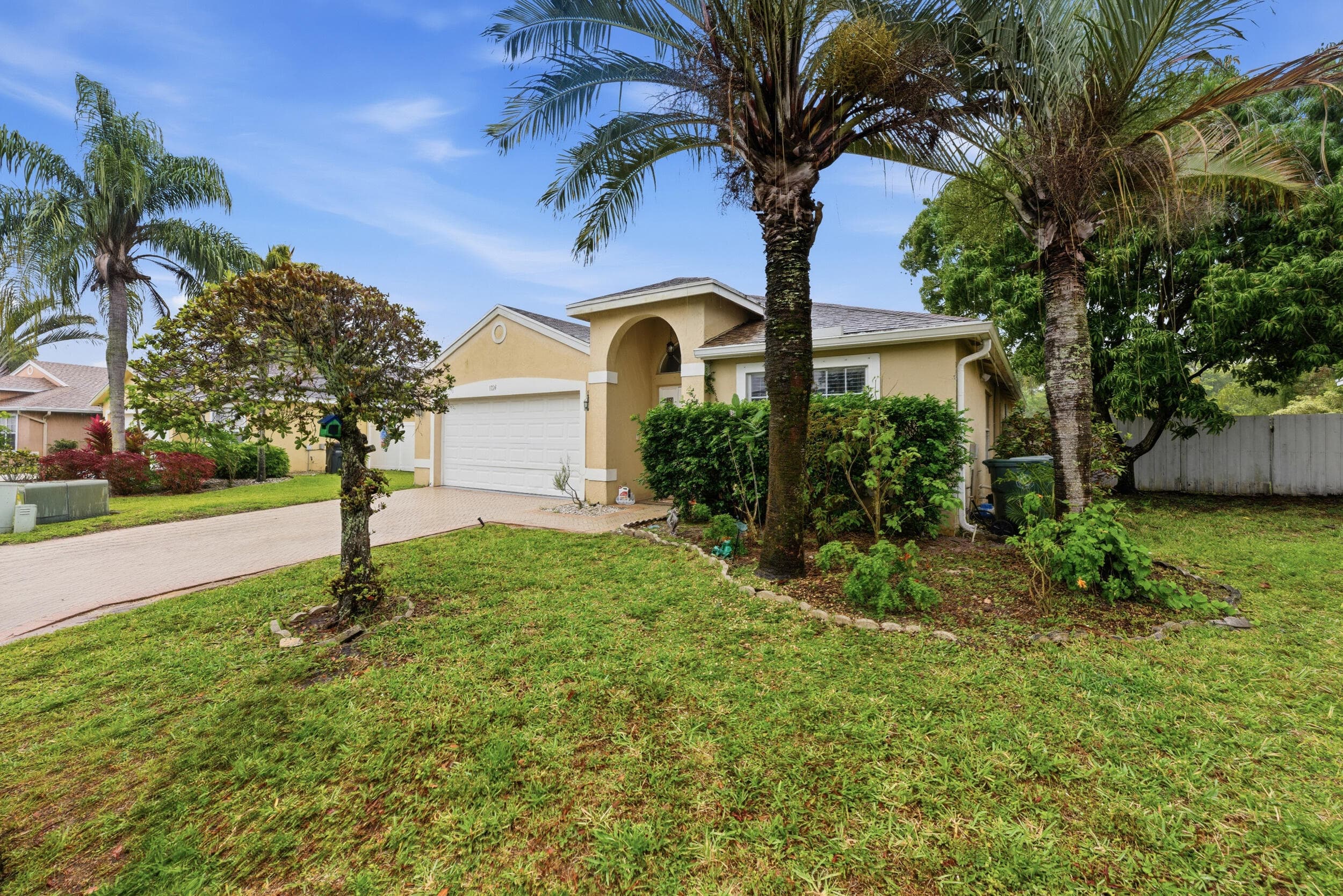1724 Sawgrass Circle, Greenacres, FL 33413 — photo
