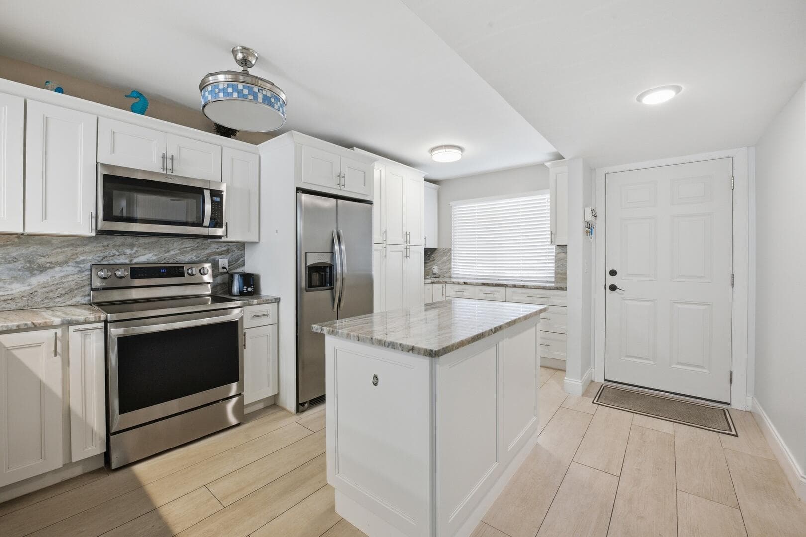 3138 Via Poinciana 306, Lake Worth, FL 33467 — photo 2 of 33