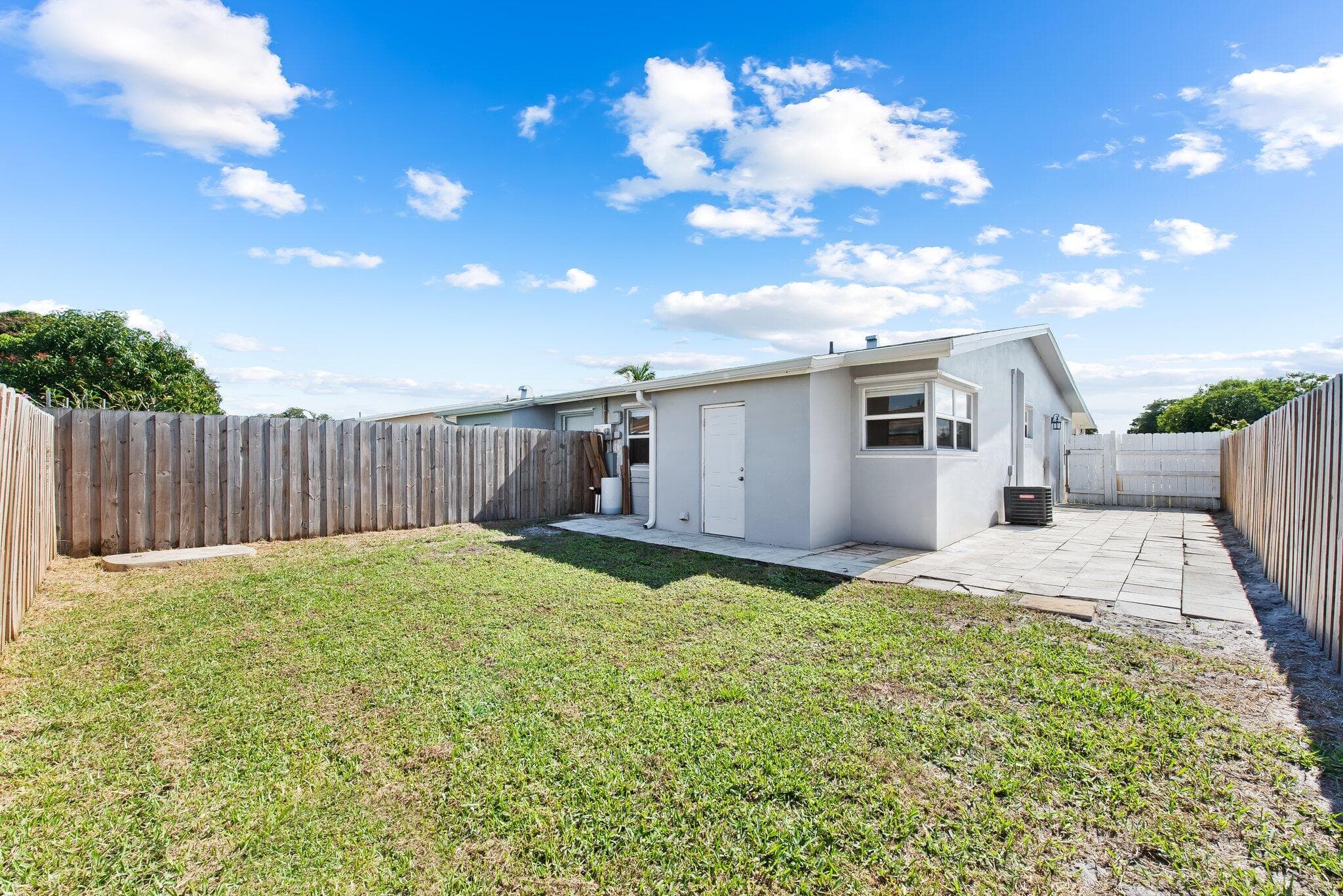 271 NE 57th Court 1-2, Oakland Park, FL 33334 — photo 5 of 33
