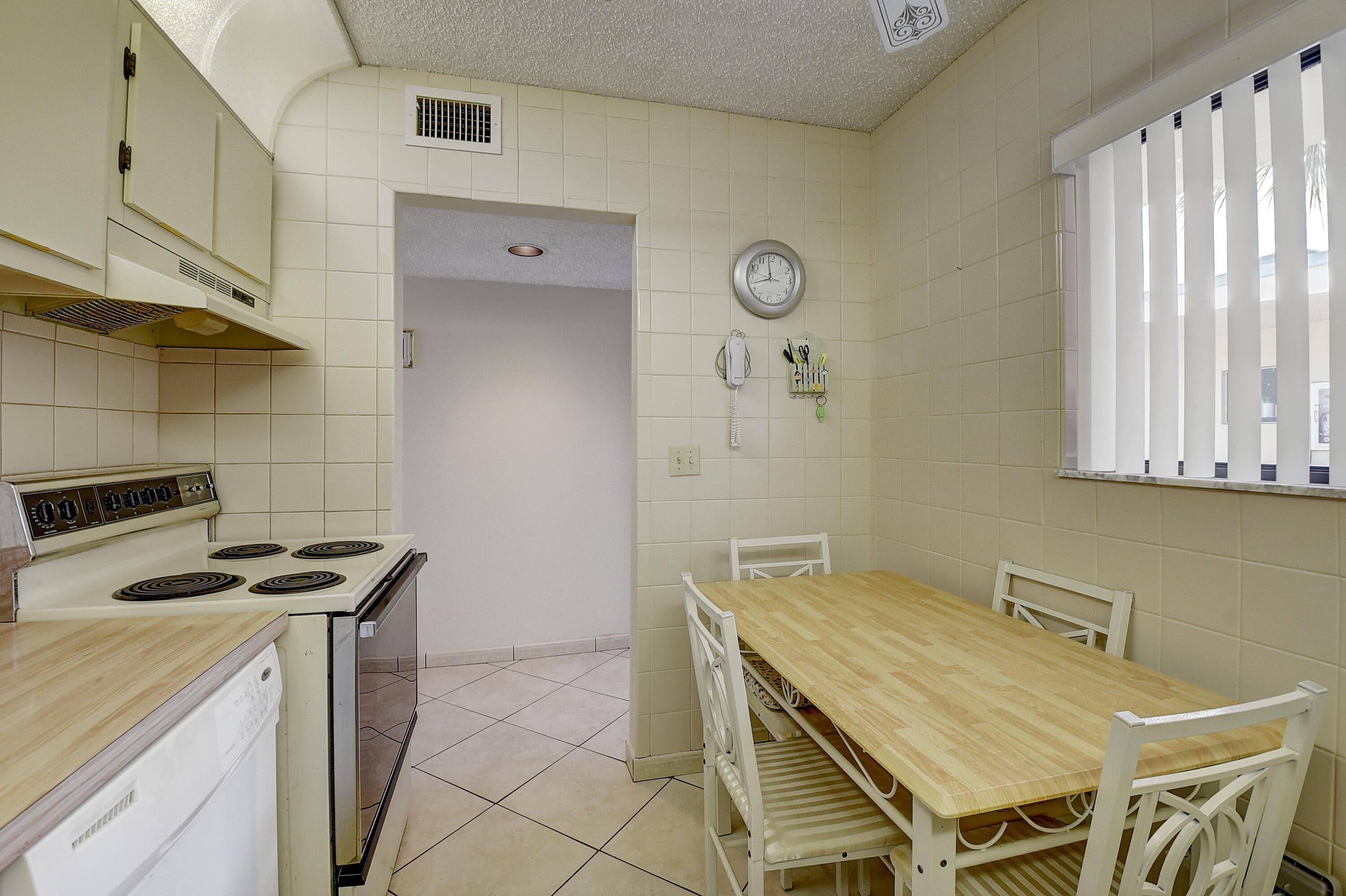5370 Las Verdes Circle 324, Delray Beach, FL 33484 — photo 15 of 47