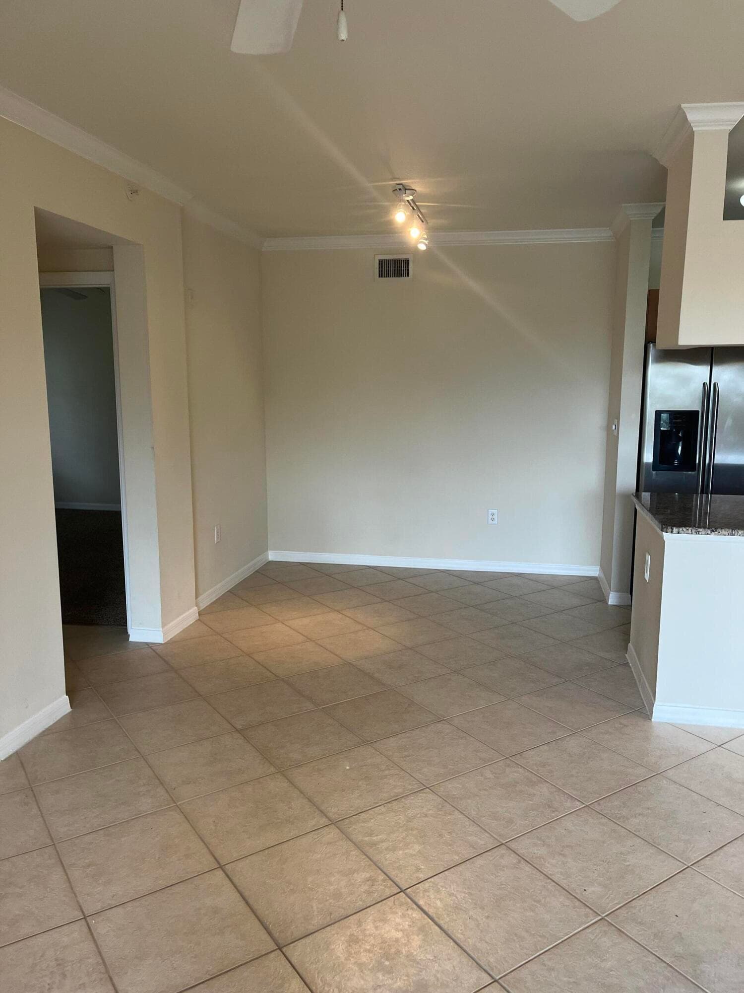 6533 Emerald Dunes Drive 301, West Palm Beach, FL 33411 — photo 4 of 12