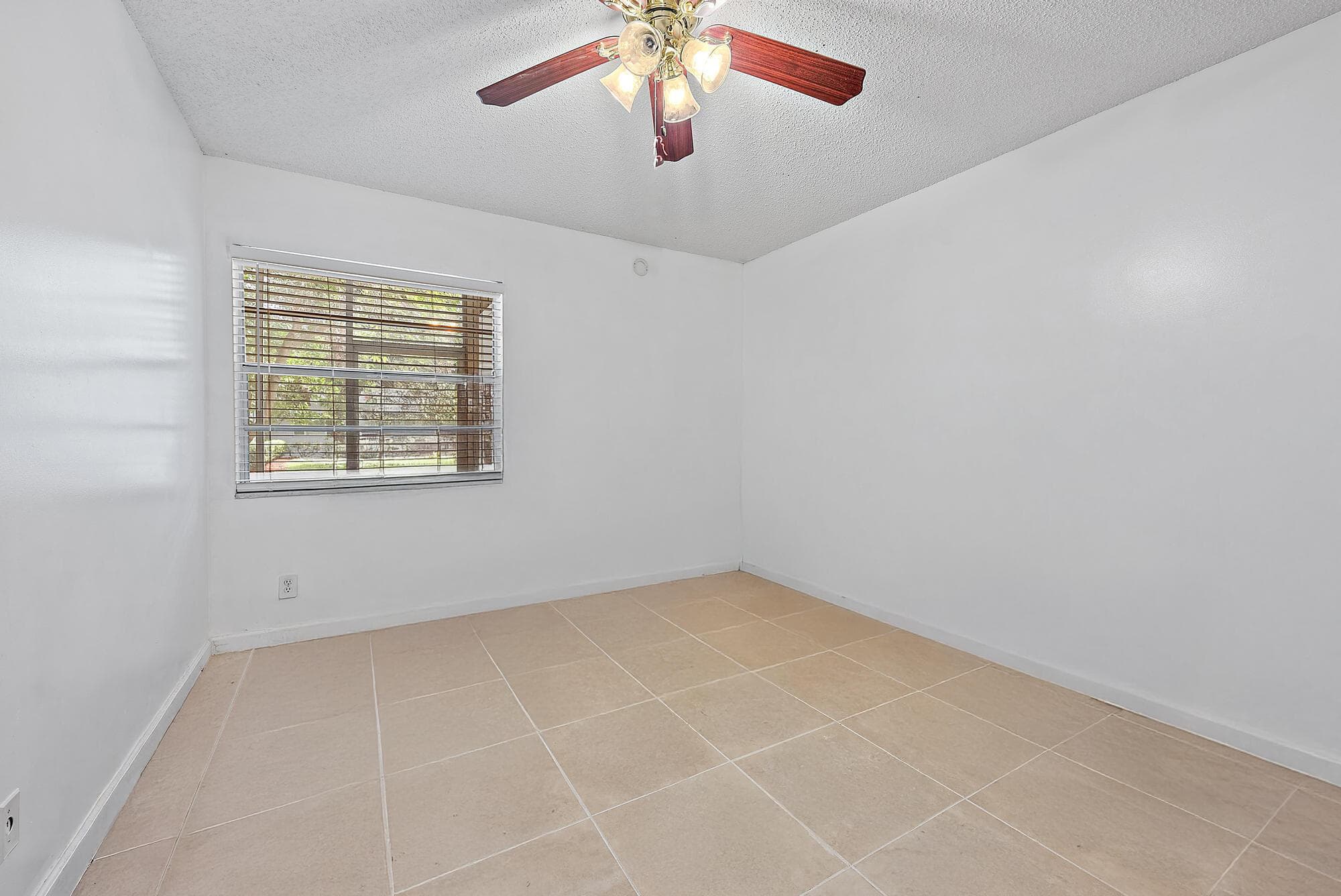 869 S Flanders S S, Delray Beach, FL 33484 — photo 5 of 7