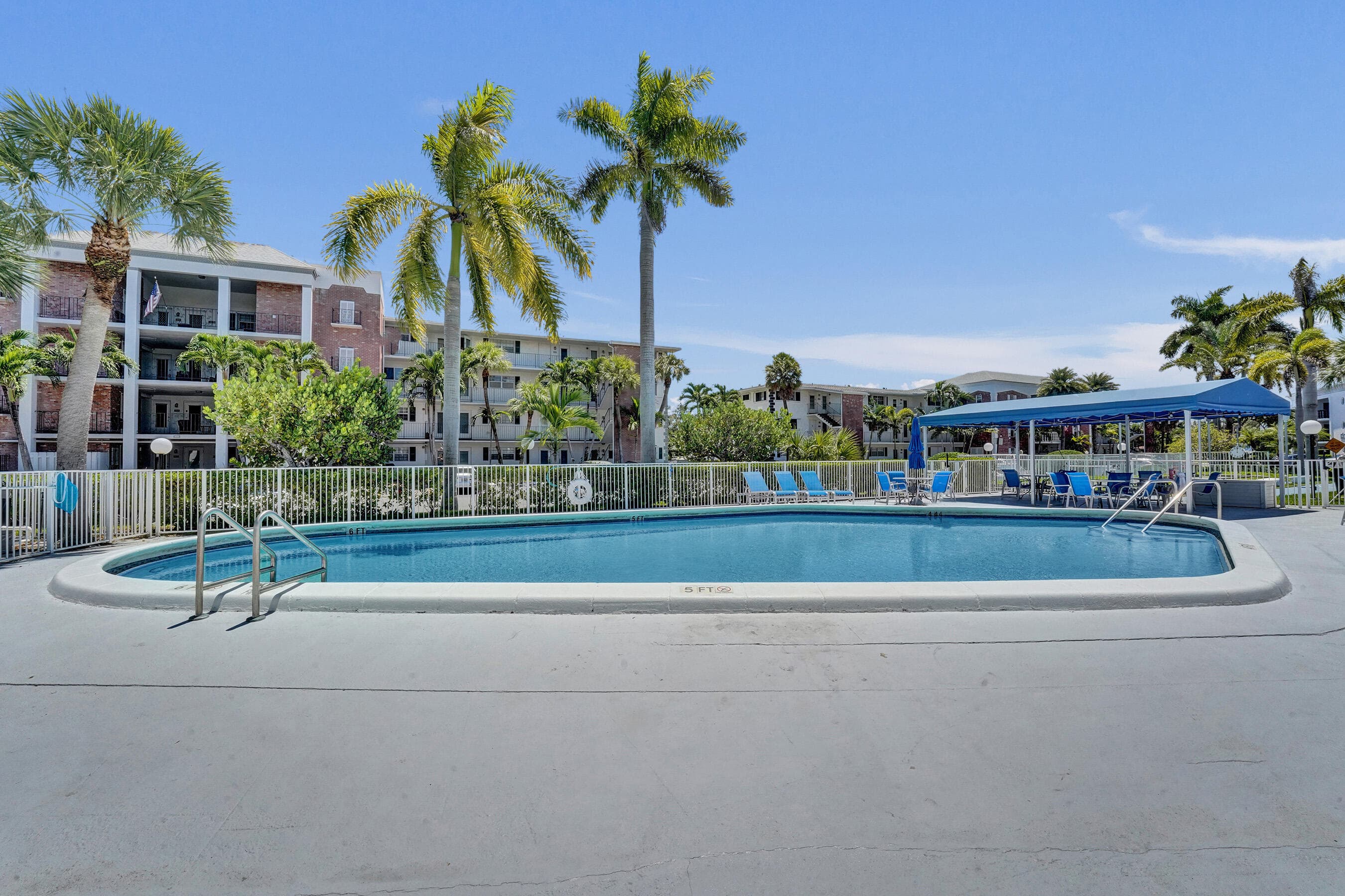 455 Paradise Isle Boulevard 305, Hallandale Beach, FL 33009 — photo 27 of 30