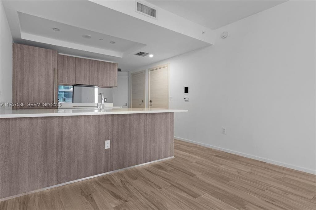 801 S Miami Avenue 2508, Miami, FL 33131 — photo 4 of 25