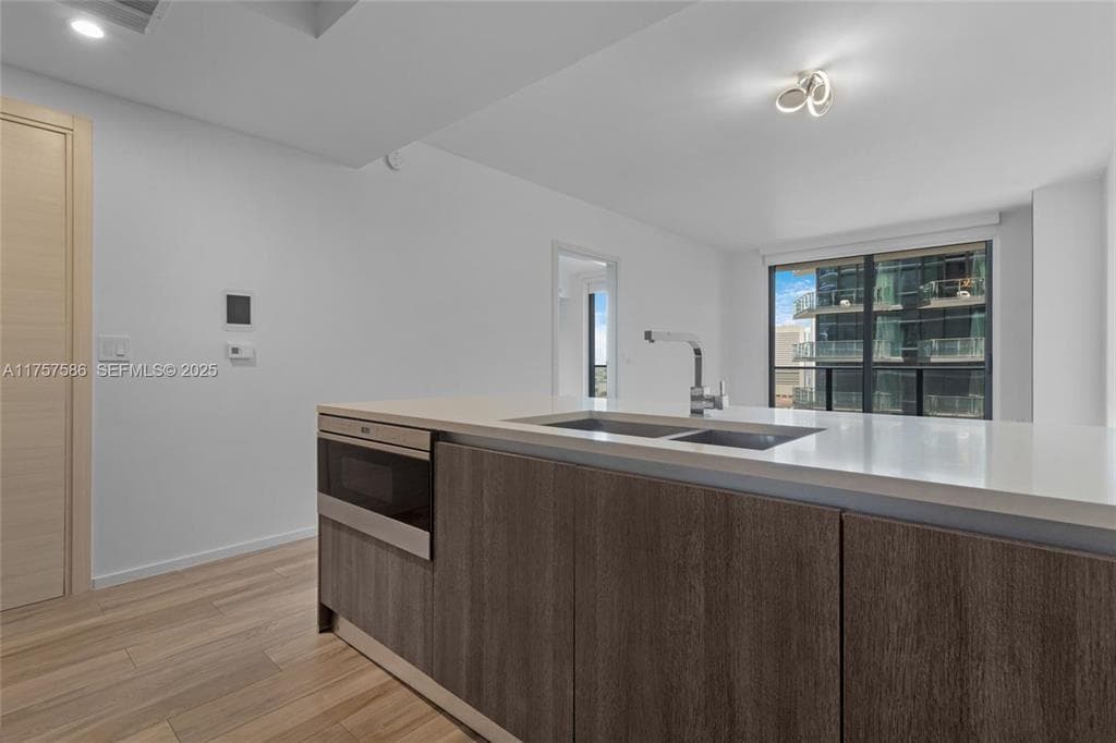 801 S Miami Avenue 2508, Miami, FL 33131 — photo 3 of 25