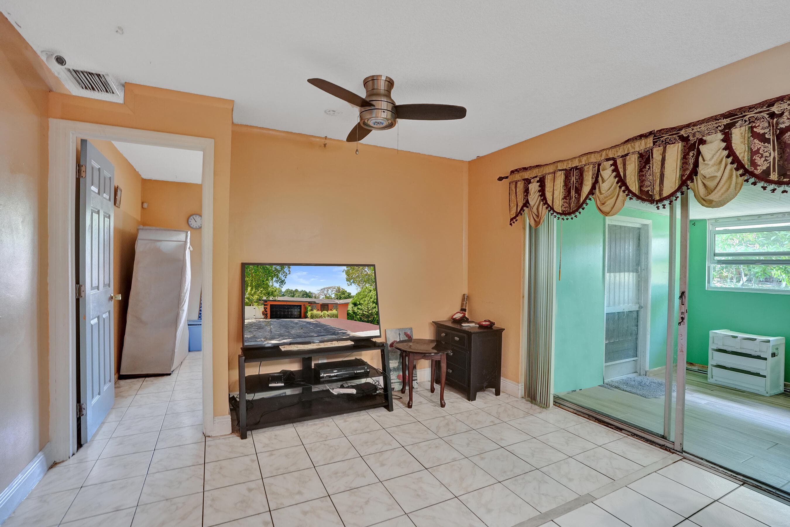 6540 SW 7th Street, Margate, FL 33068 — photo 12 of 38