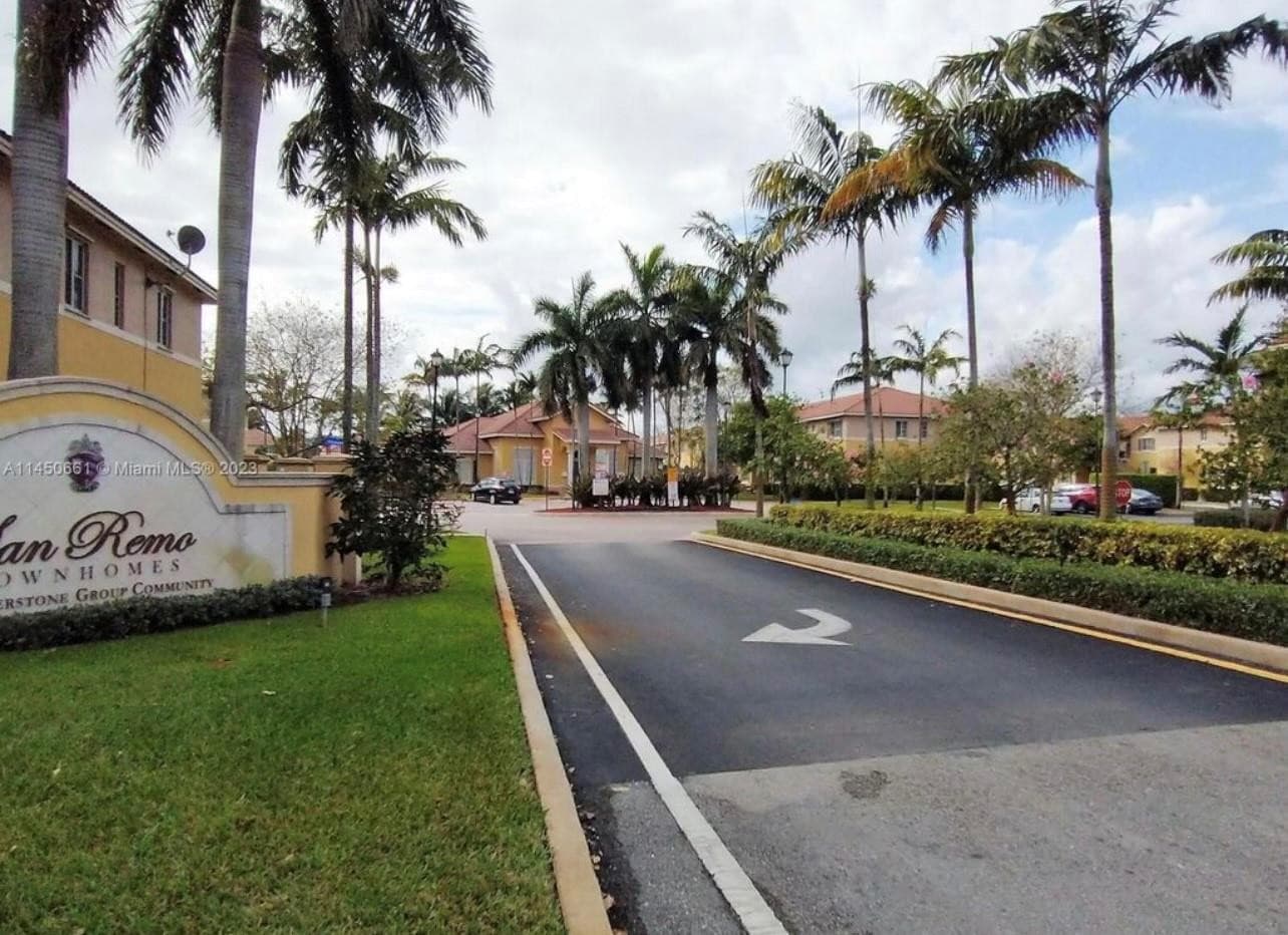 6030 SW 19th Place, North Lauderdale, FL 33068 — photo 9 of 12