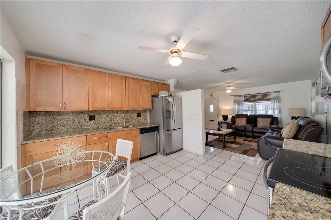 4401 NW 47th Street, Tamarac, FL 33319 — photo 12 of 37