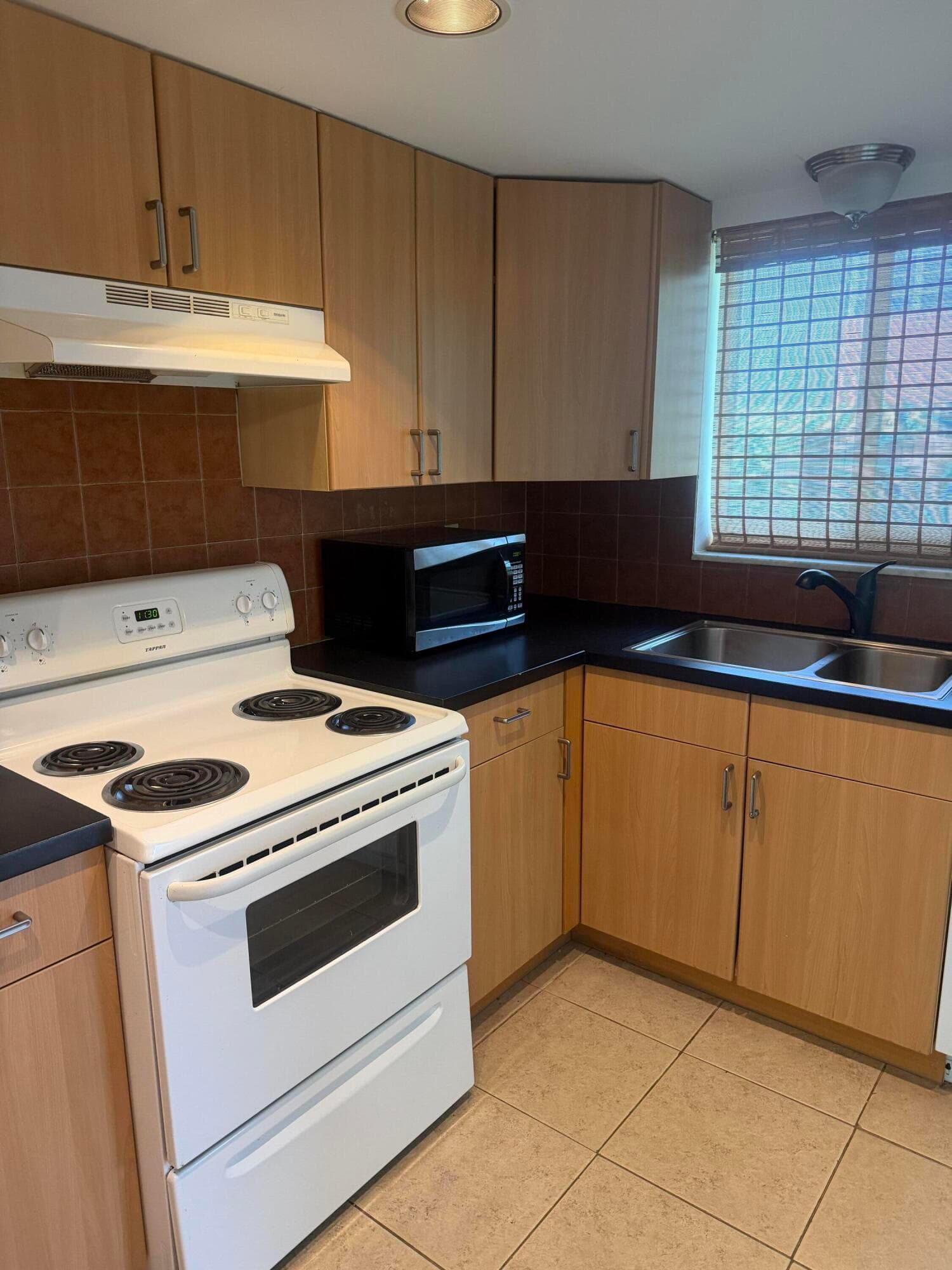 1151 NE 26th Avenue, Pompano Beach, FL 33062 — photo 31 of 44