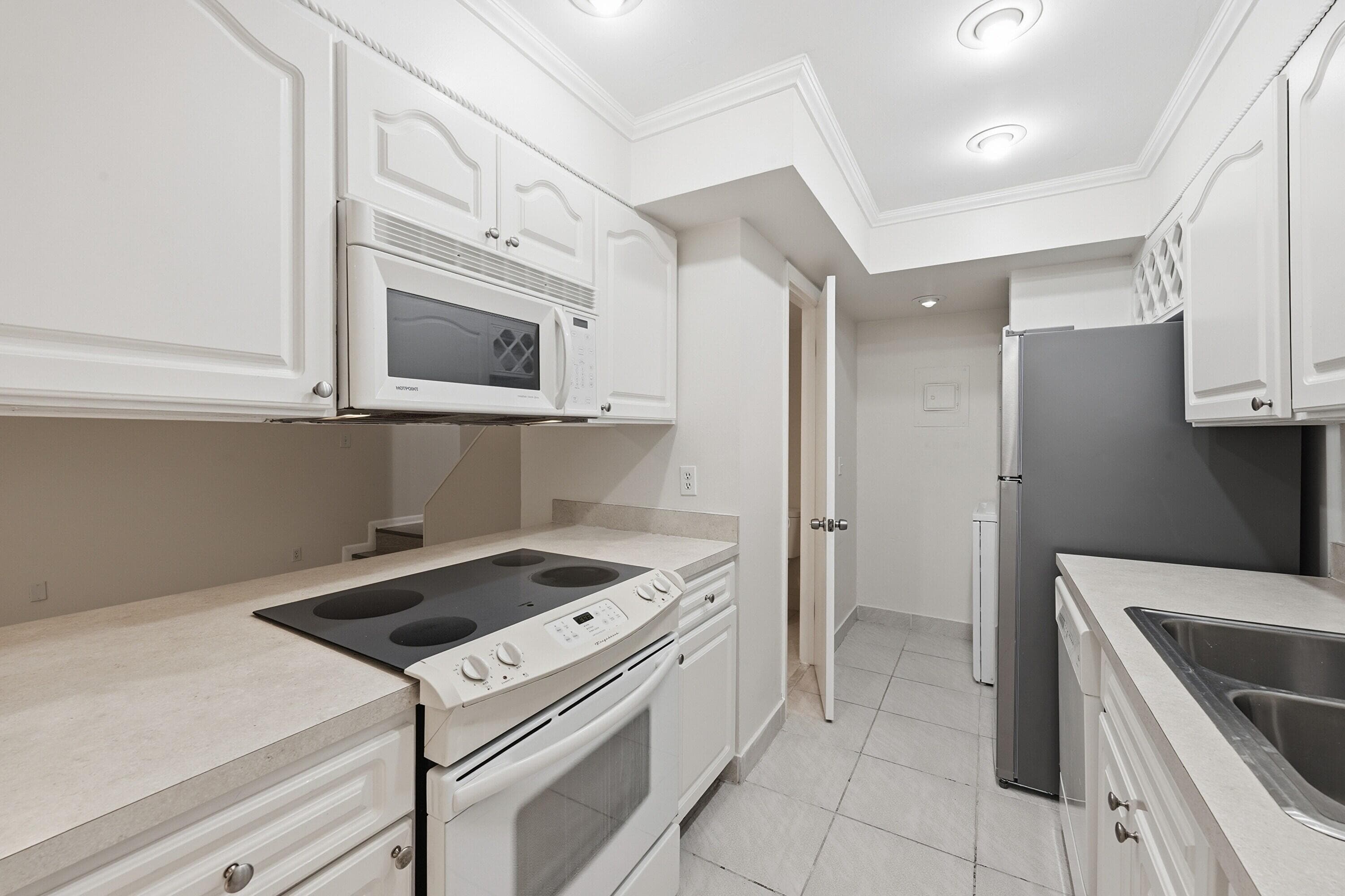 8811 NW 28th Drive 1-2, Coral Springs, FL 33065 — photo 14 of 40