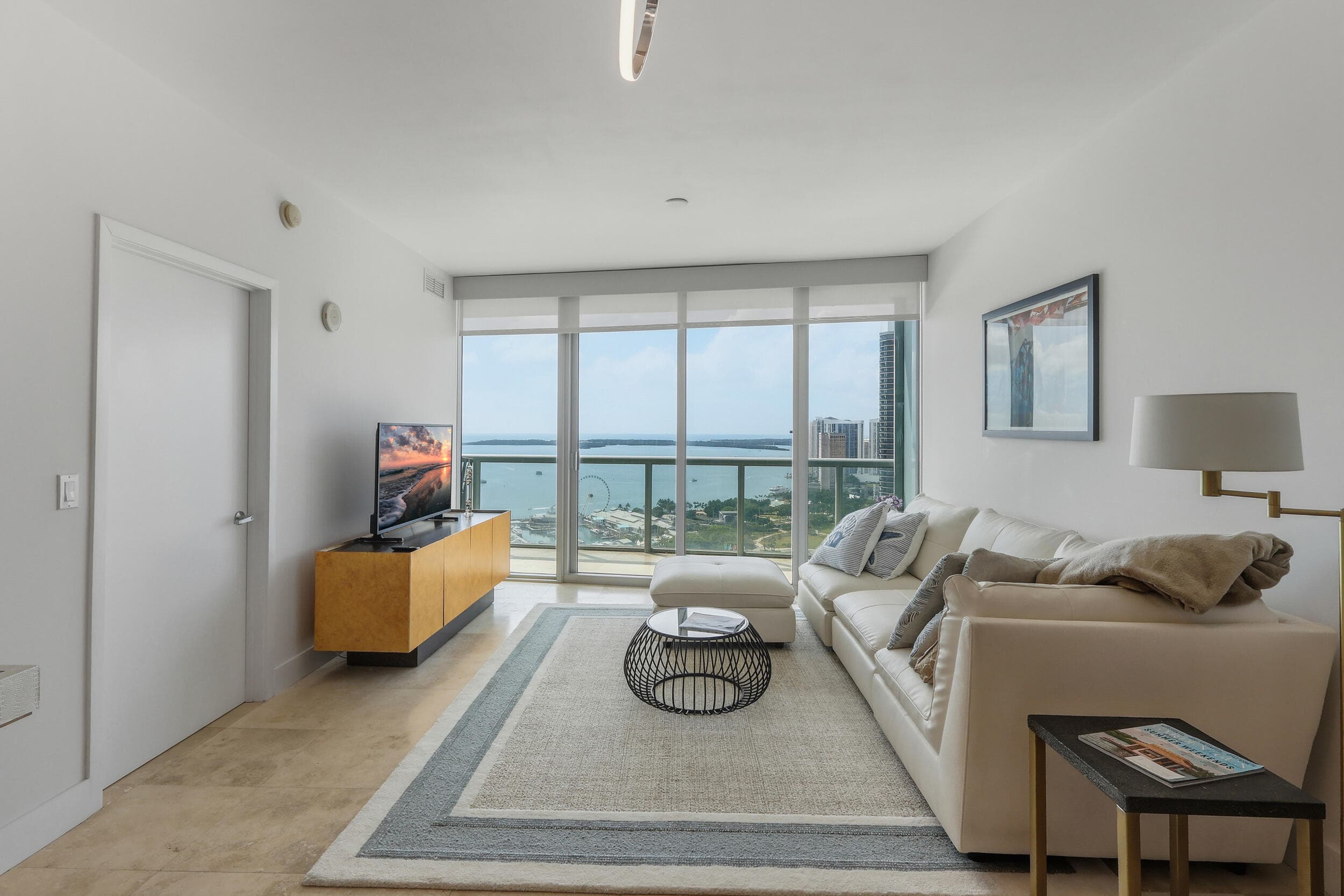 888 Biscayne Boulevard 3702, Miami, FL 33132 — photo 4 of 37
