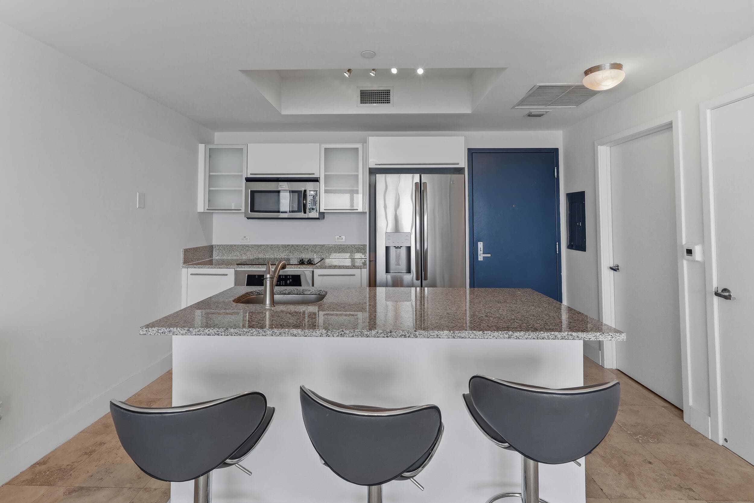 888 Biscayne Boulevard 3702, Miami, FL 33132 — photo 8 of 37