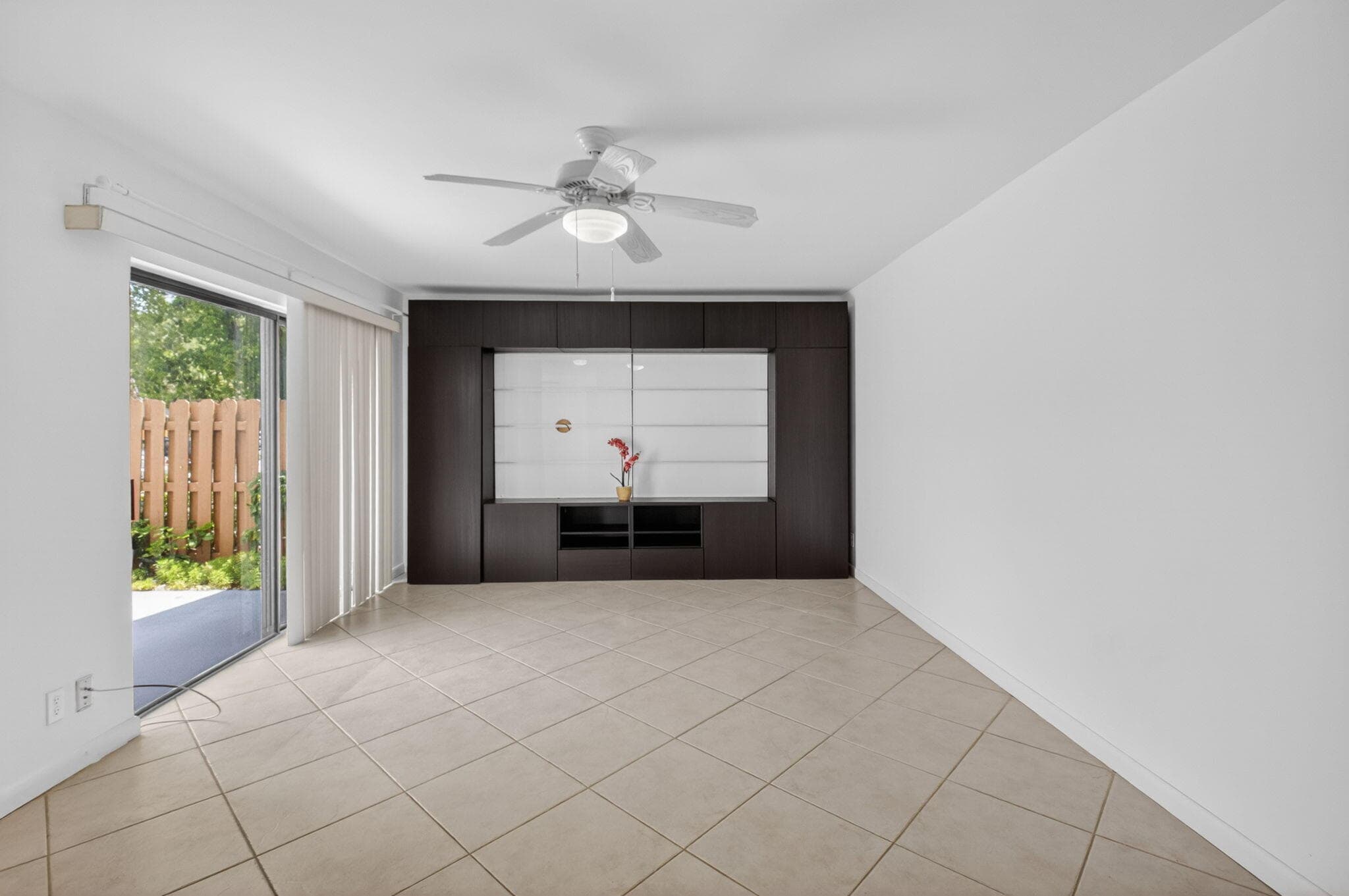 7582 Courtyard Run E 7582, Boca Raton, FL 33433 — photo 3 of 41