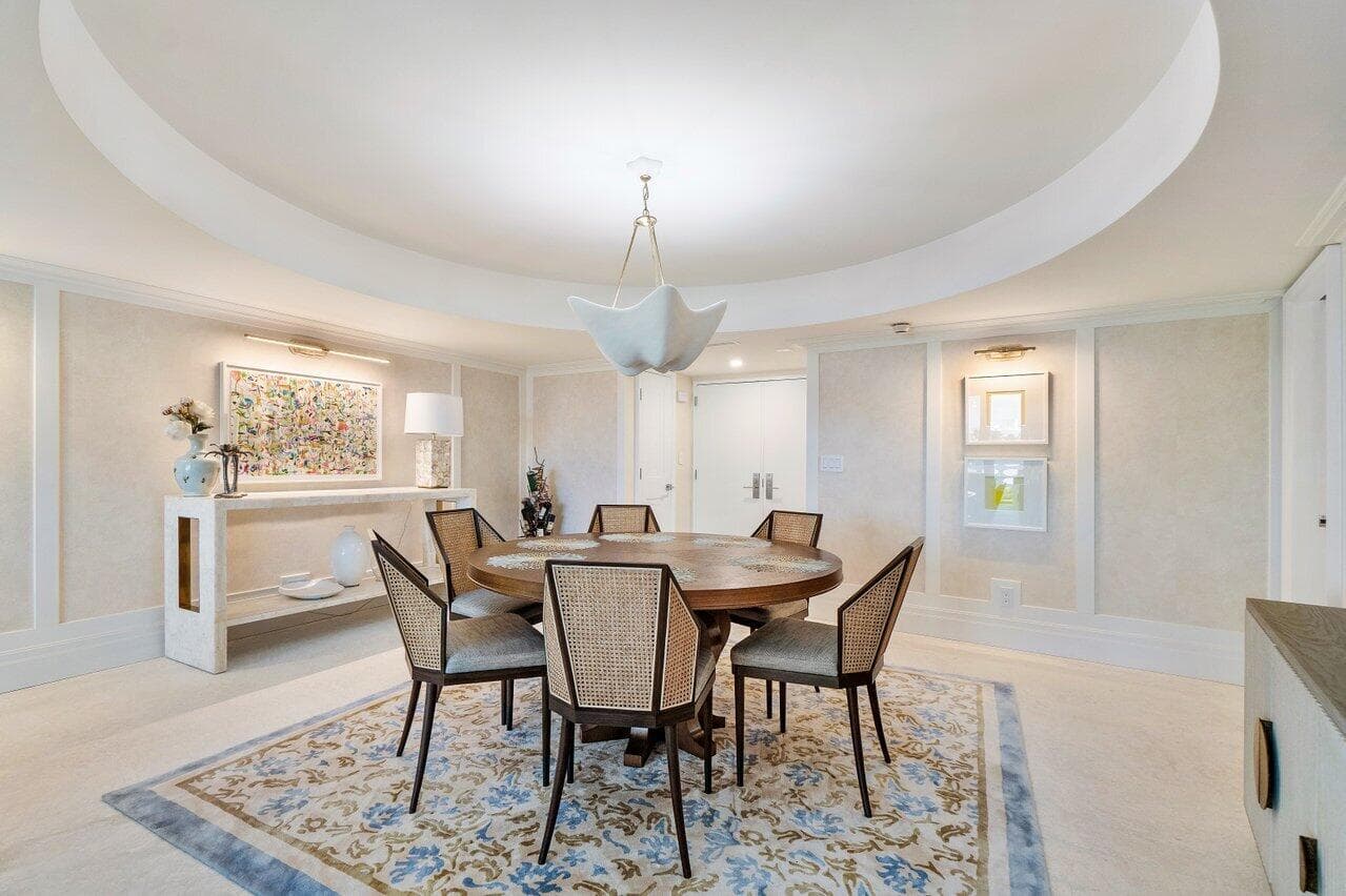 130 Sunrise Avenue 616, Palm Beach, FL 33480 — photo 9 of 33