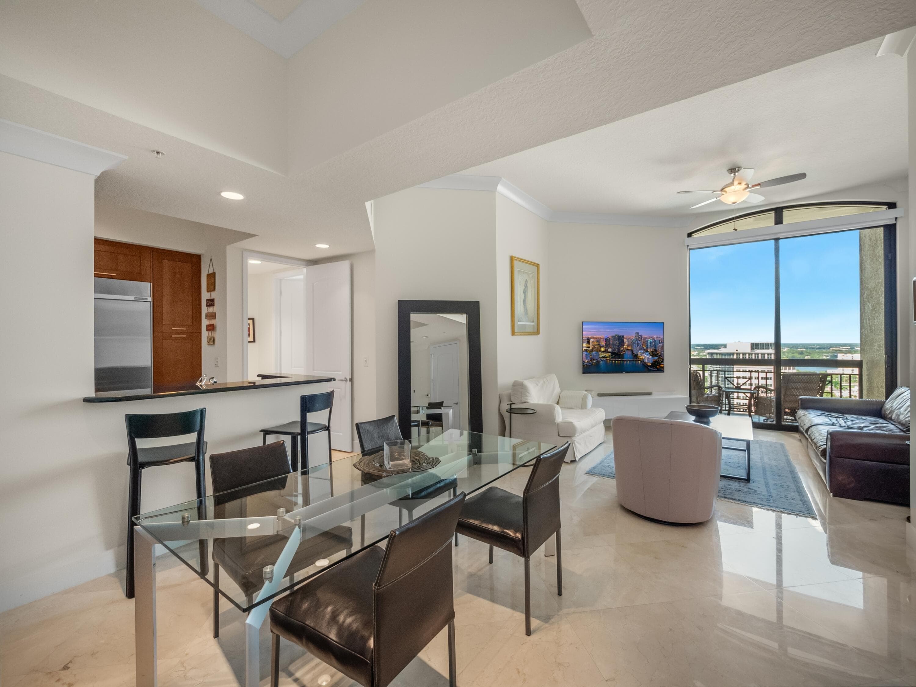 701 S Olive Avenue 2117, West Palm Beach, FL 33401 — photo 2 of 25