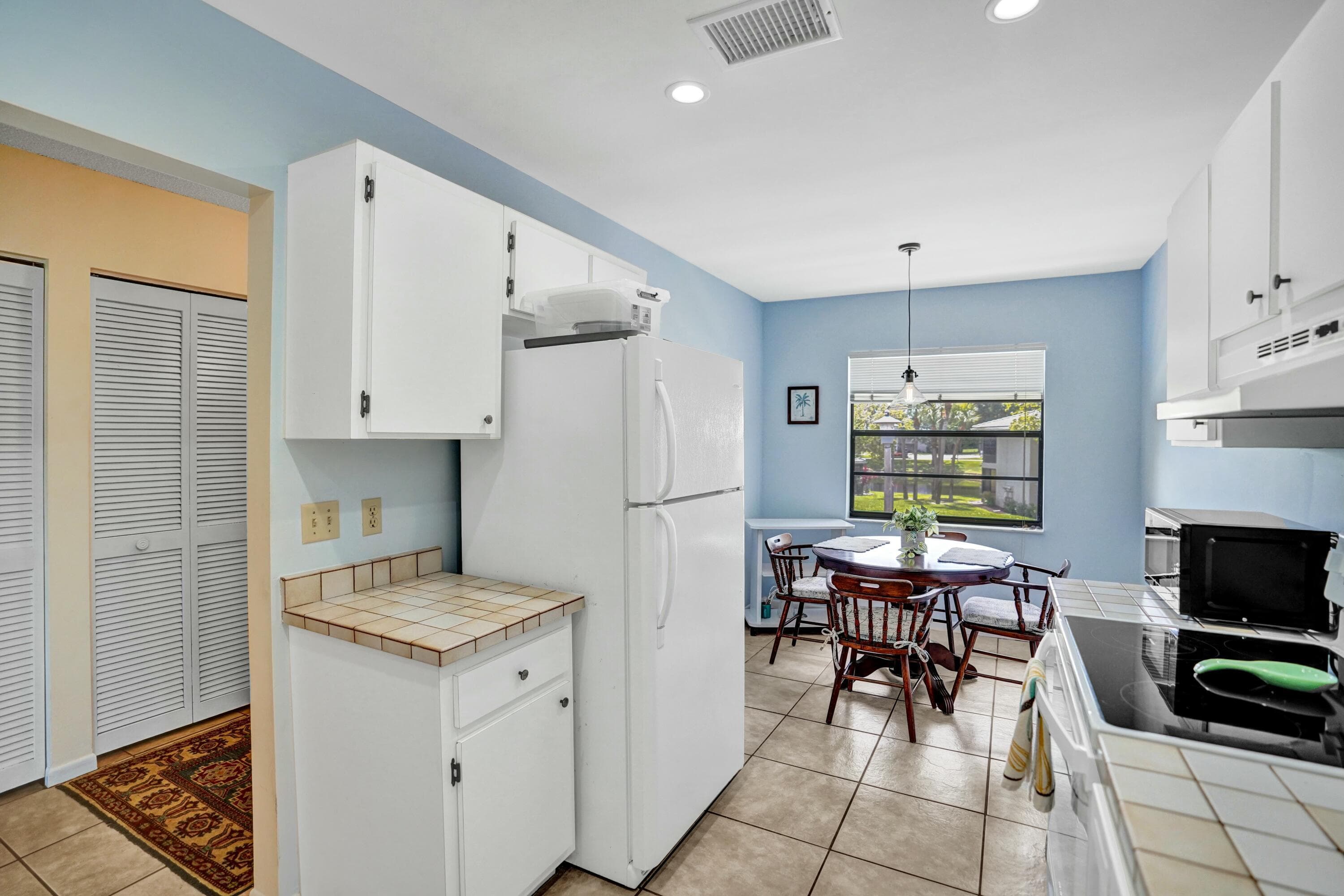 19 Stratford Drive E Unit F, Boynton Beach, FL 33436 — photo 4 of 64