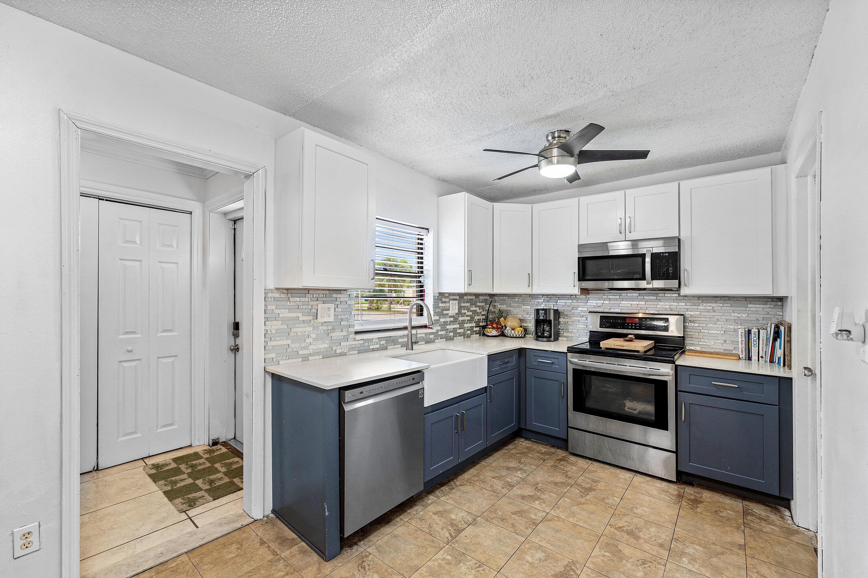 6407 Boulevard Of Champions Boulevard Of Champions, North Lauderdale, FL 33068 — photo 7 of 17