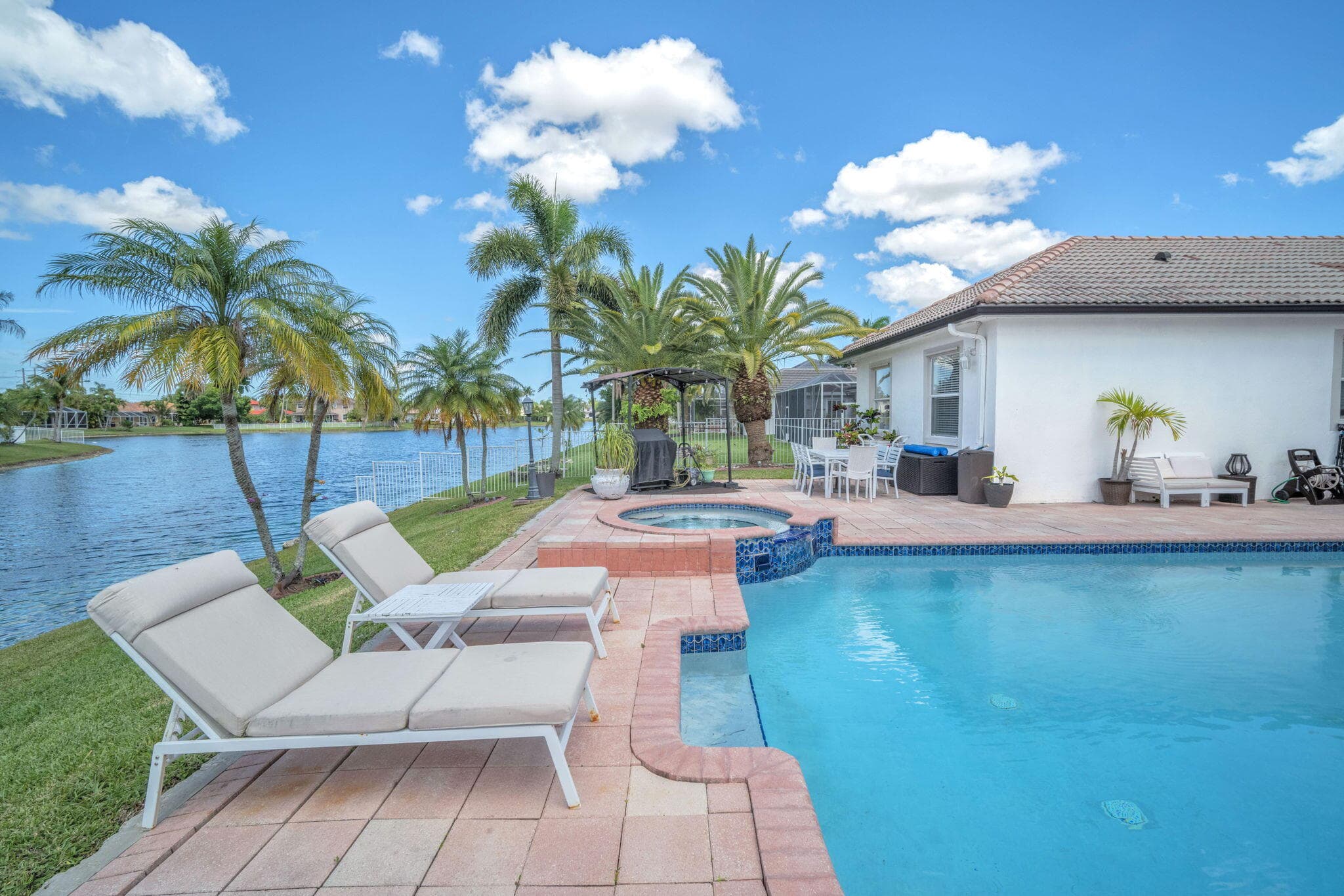 16423 Segovia Circle S, Fort Lauderdale, FL 33331 — photo 1 of 71
