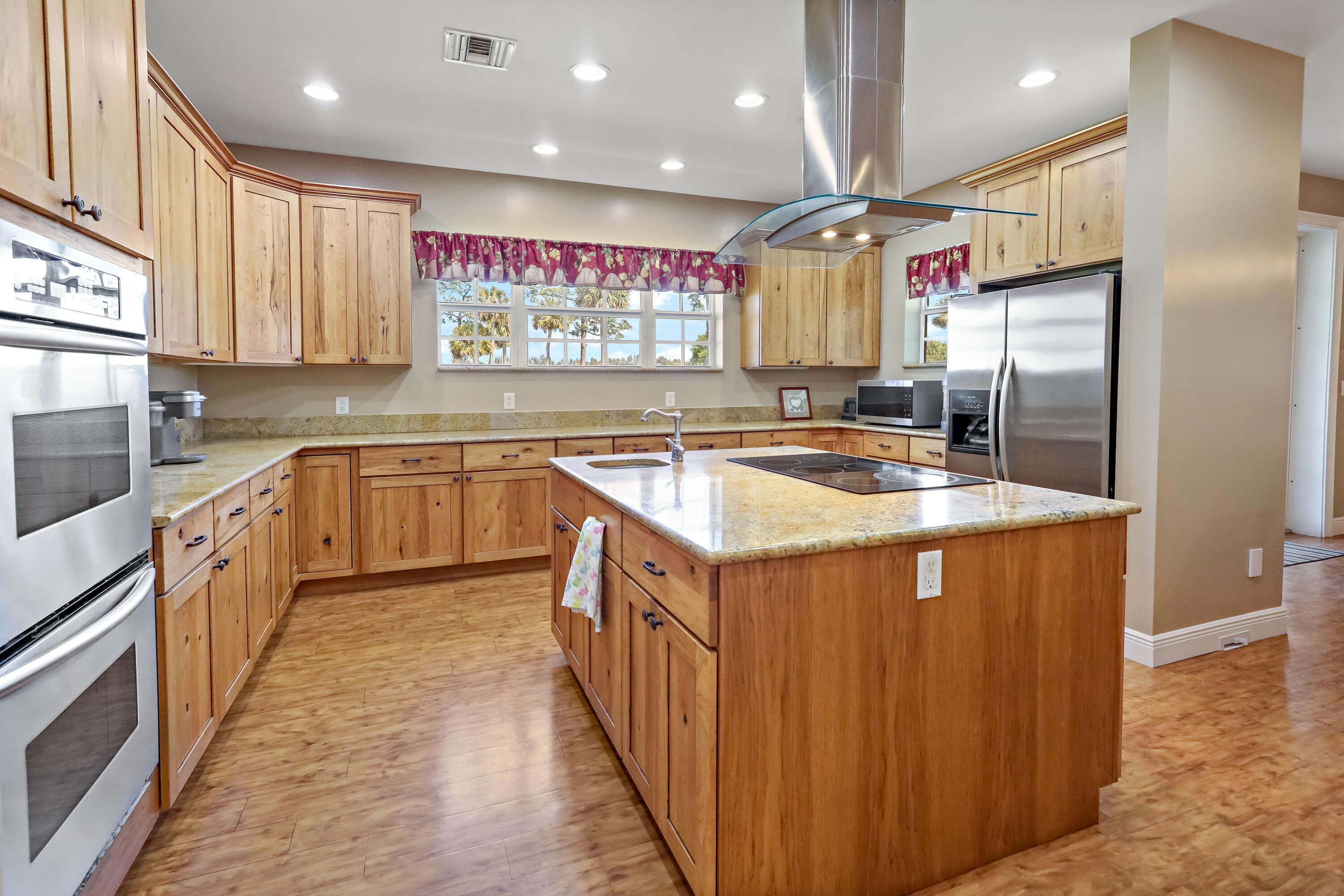 6045 21st Street SW, Vero Beach, FL 32968 — photo 8 of 39