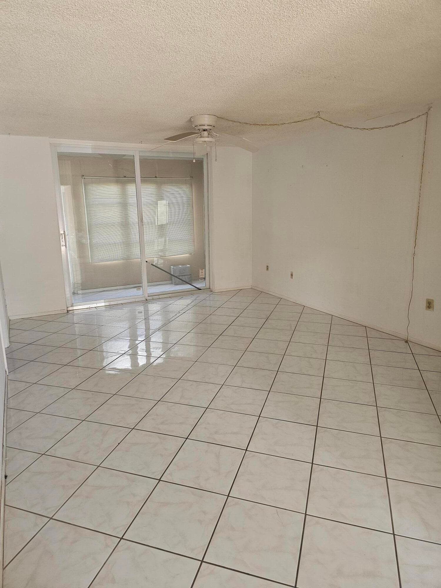 8060 Sunrise Lakes Drive E 109, Sunrise, FL 33322 — photo 1 of 4