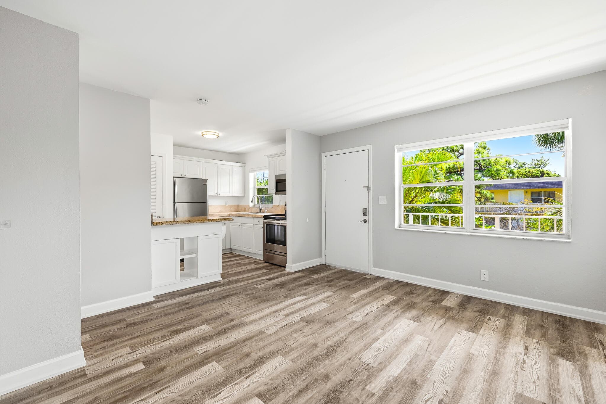 5162 NE 6th Avenue 317, Oakland Park, FL 33334 — photo 1 of 15