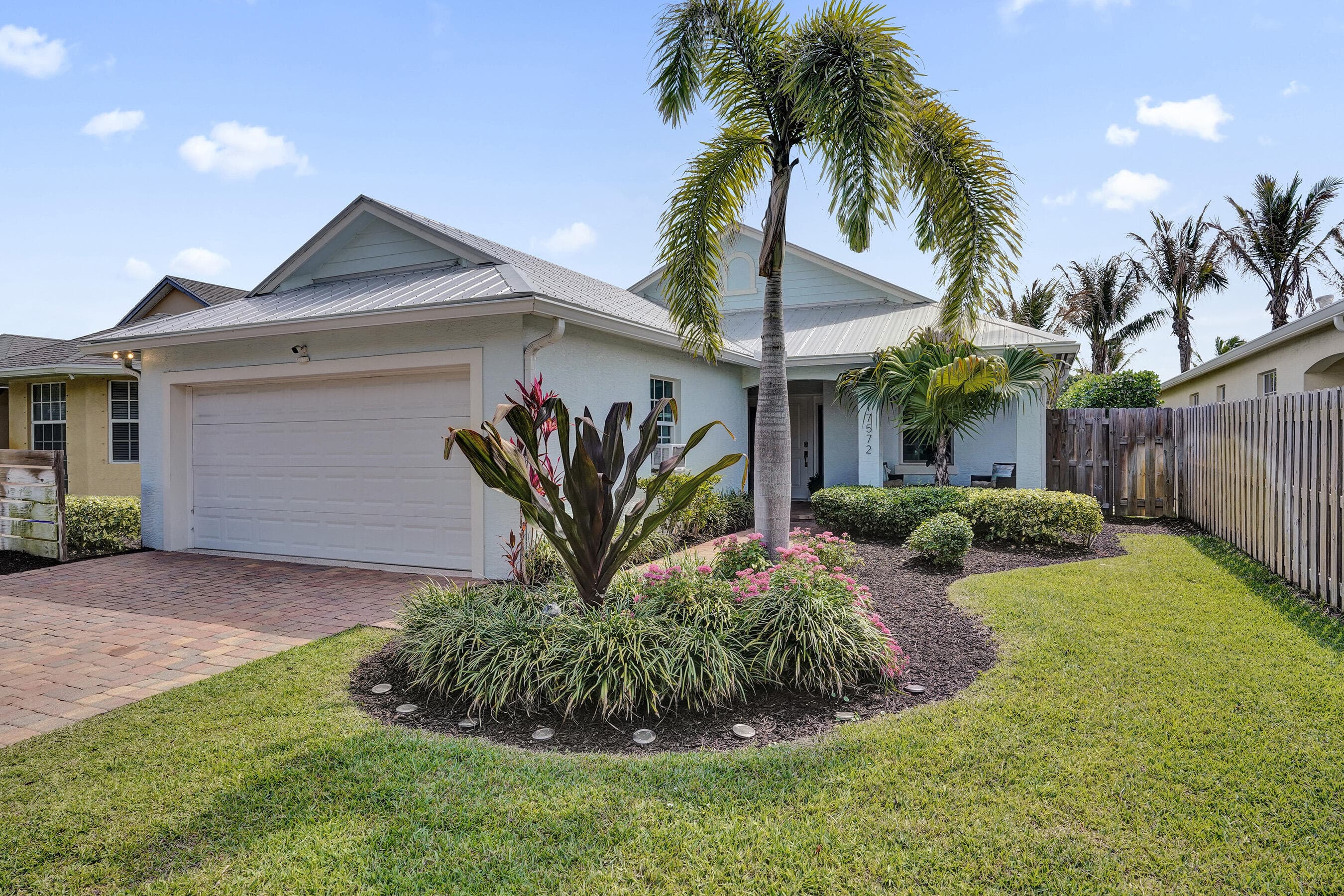 17572 W Cinquez Park Rd Road W, Jupiter, FL 33458 — photo 1 of 51