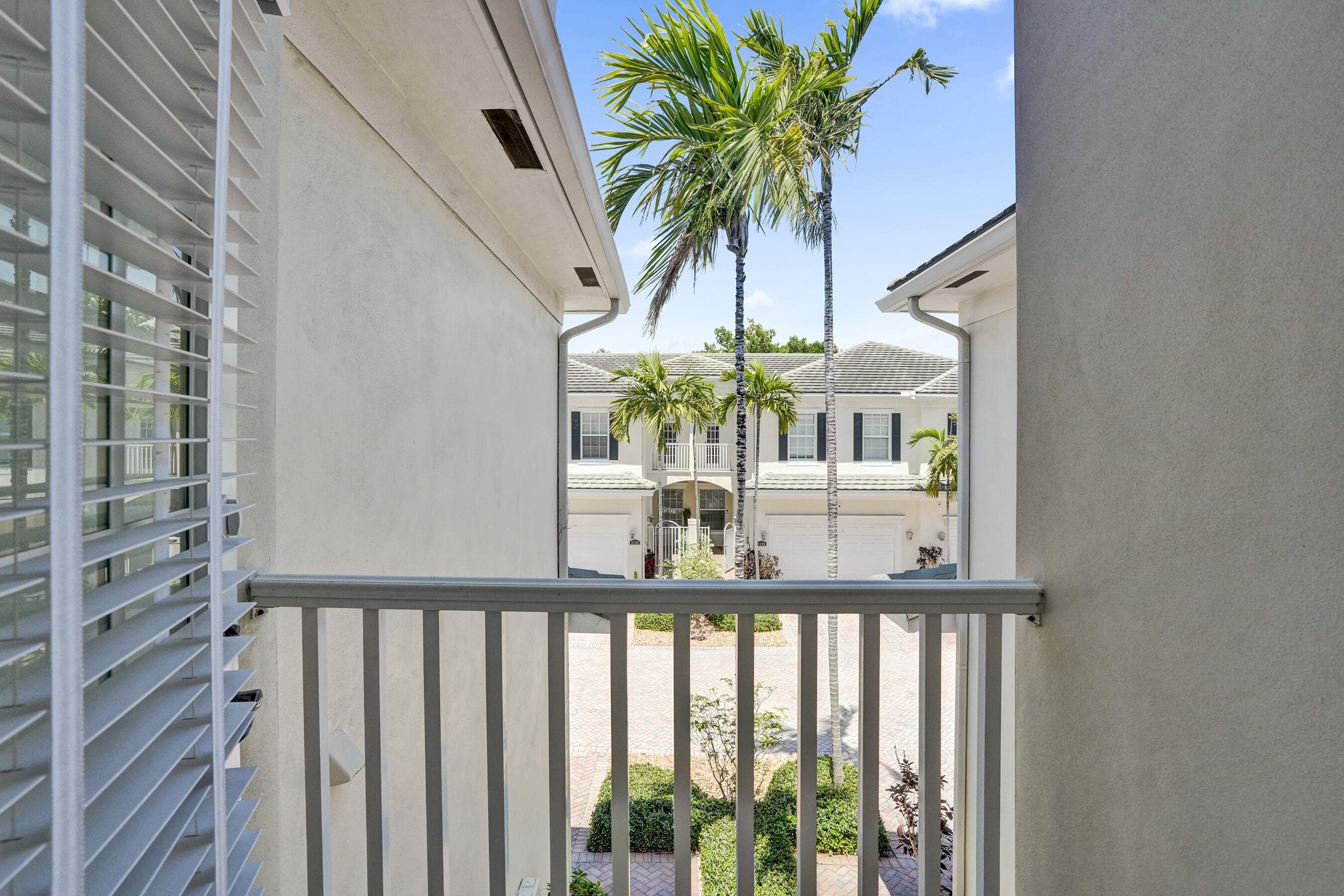 1127 N Victoria Park Road, Fort Lauderdale, FL 33304 — photo 38 of 45