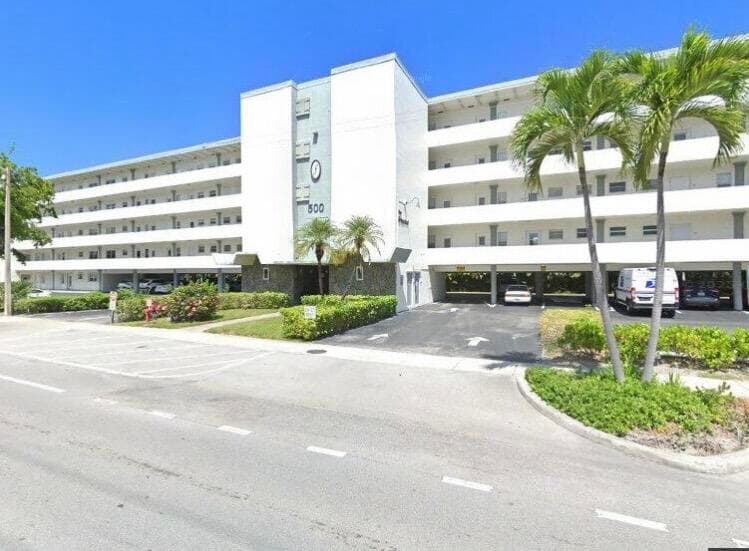 500 NE 14th Avenue NE 404, Hallandale Beach, FL 33009 — photo 1 of 32