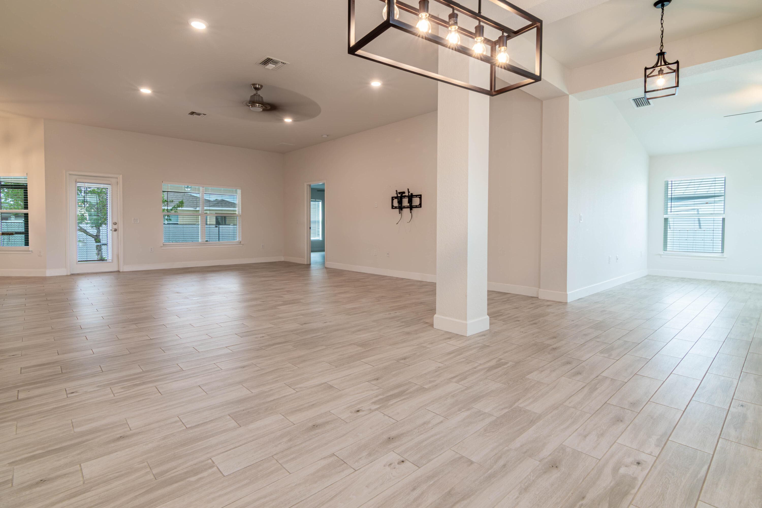 1513 NE 43rd Terrace, Cape Coral, FL 33909 — photo 7 of 44
