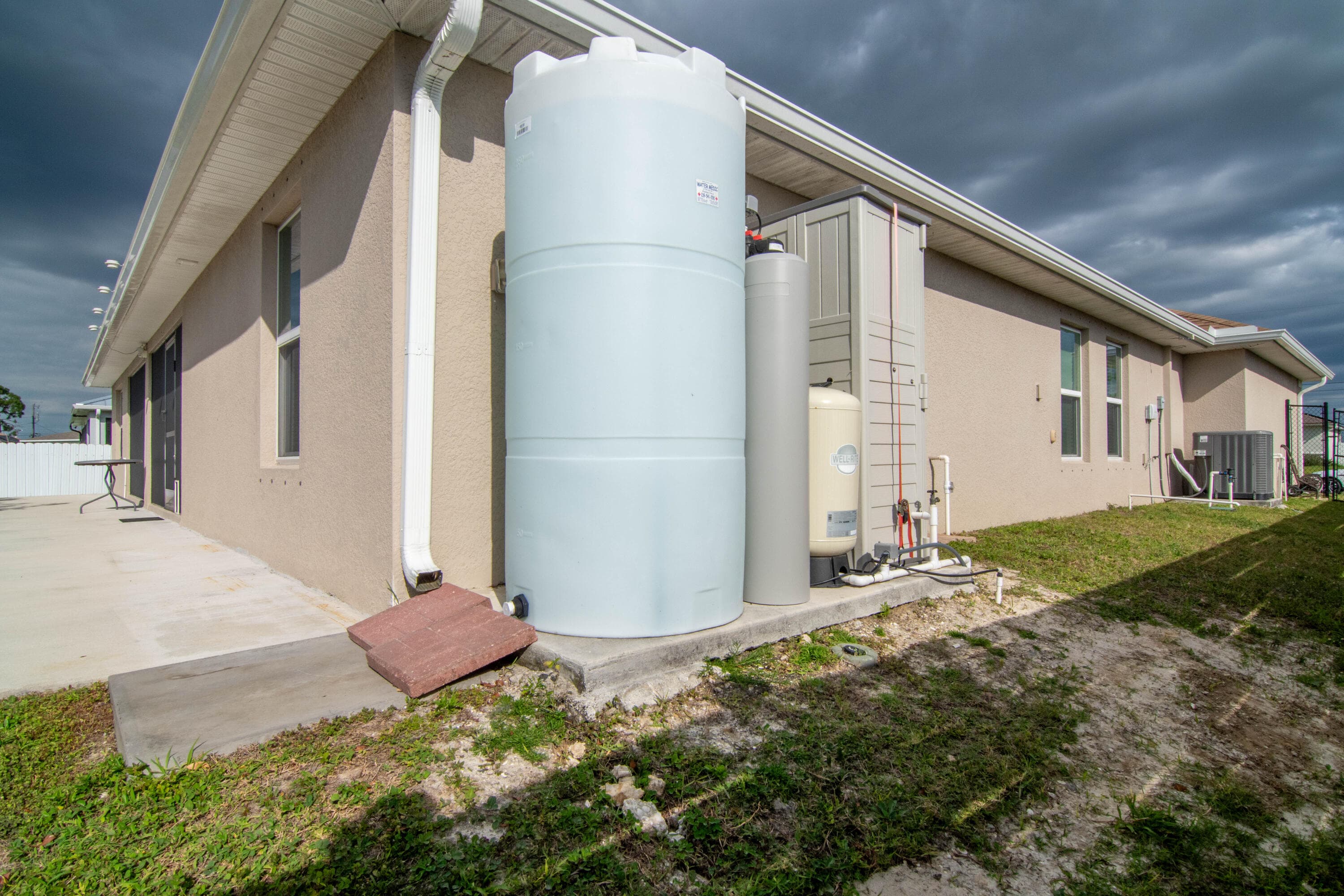 1513 NE 43rd Terrace, Cape Coral, FL 33909 — photo 35 of 44