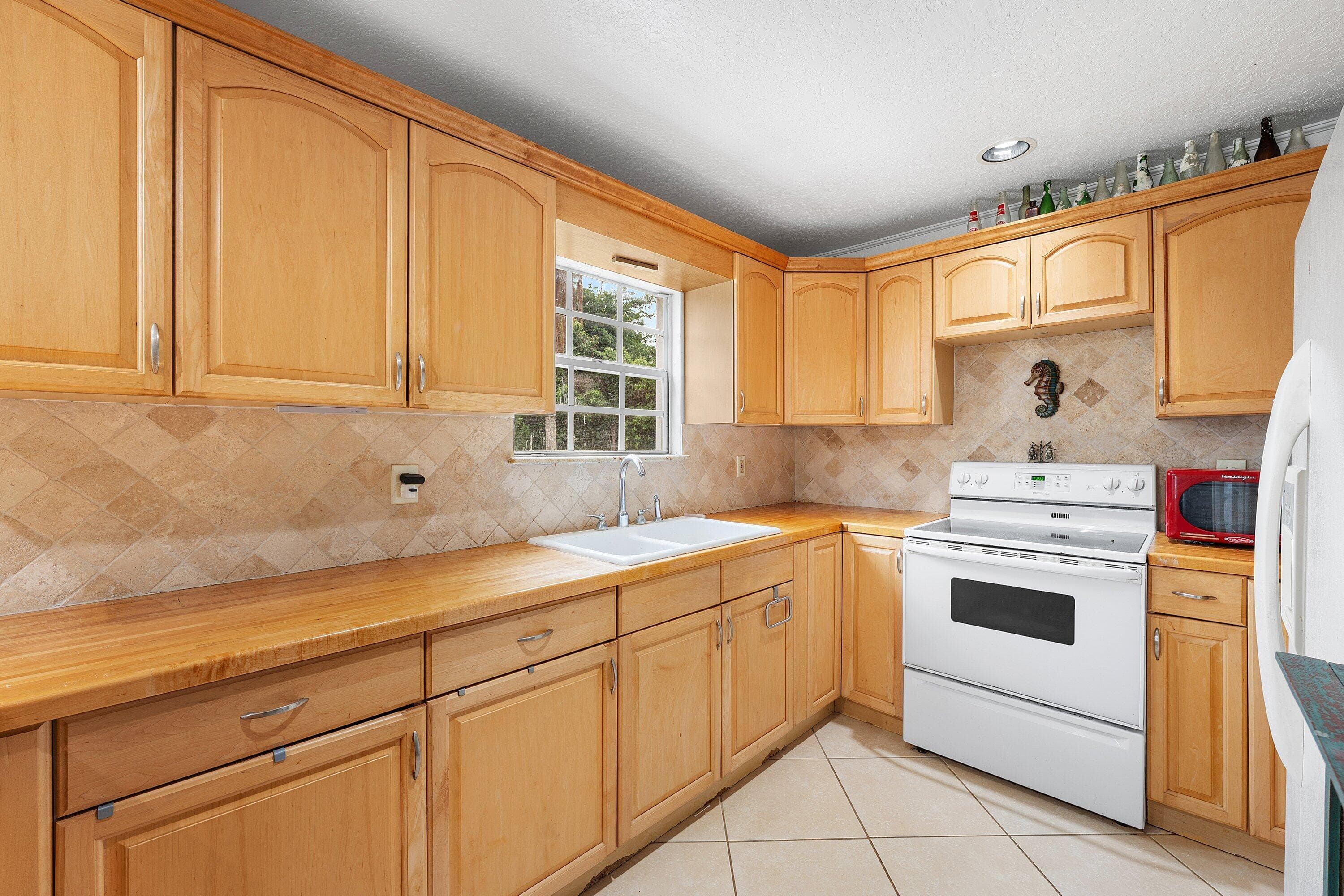 613 N 5th Street, Lantana, FL 33462 — photo 12 of 40