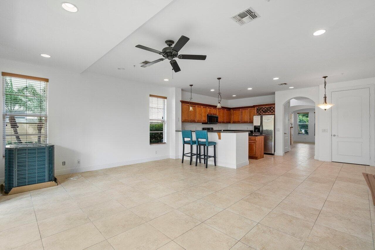 811 S Federal Highway 1, Lake Worth Beach, FL 33460 — photo 7 of 33