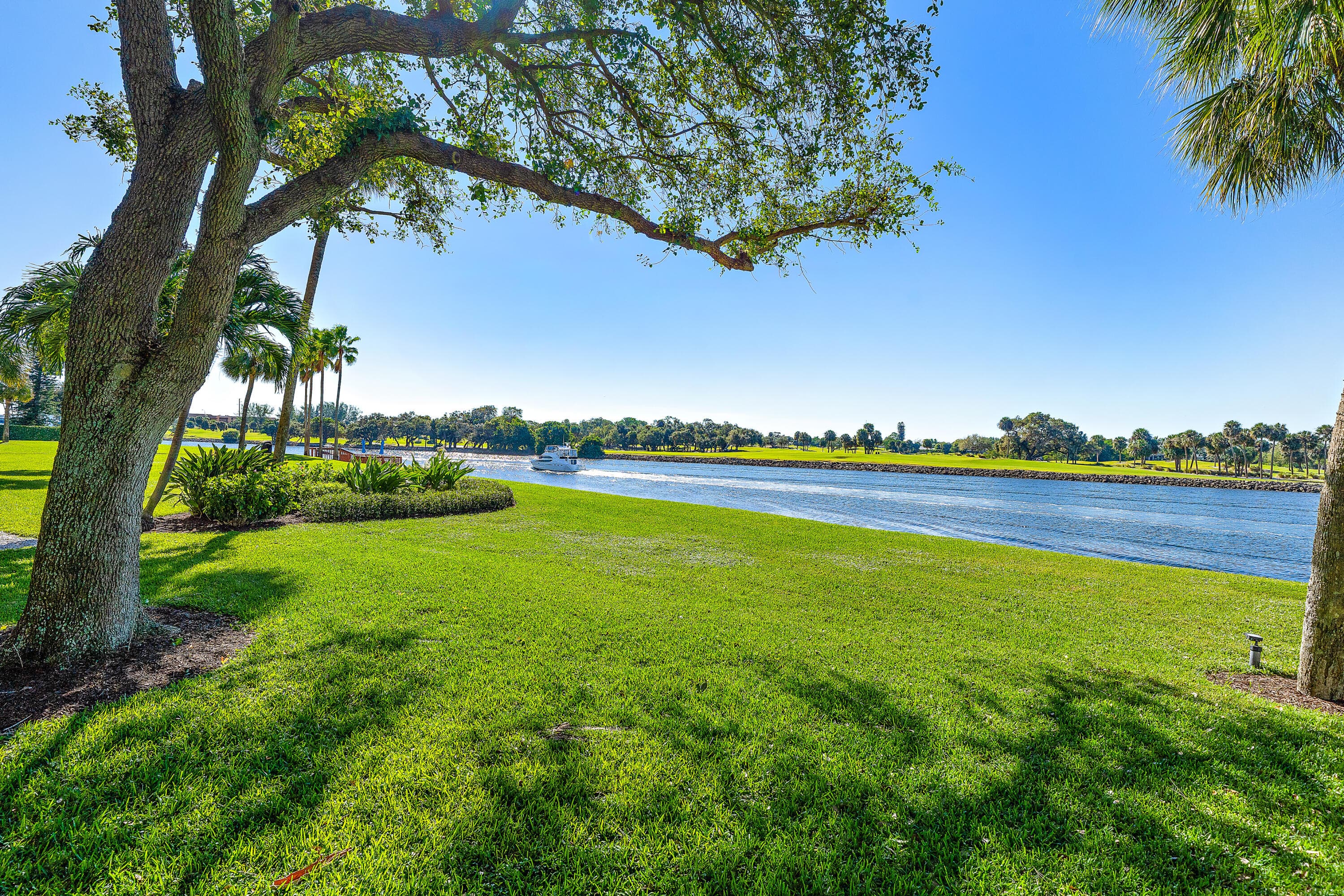 356 Golfview Road 903, North Palm Beach, FL 33408 — photo 40 of 85