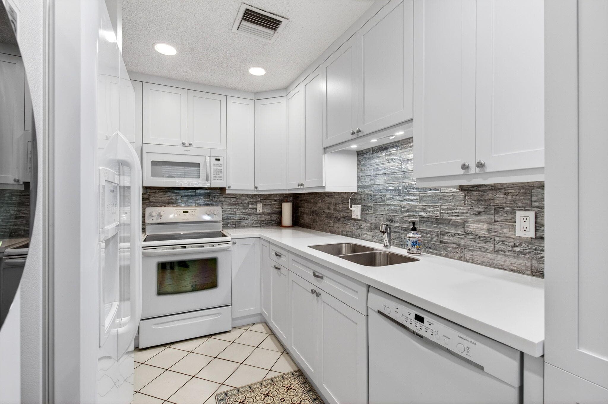 1835 NW 13th Street 103, Delray Beach, FL 33445 — photo 2 of 44