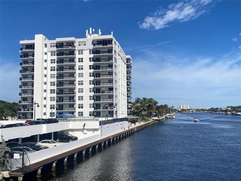 5100 Dupont Boulevard 3k, Fort Lauderdale, FL 33308 — photo 1 of 27