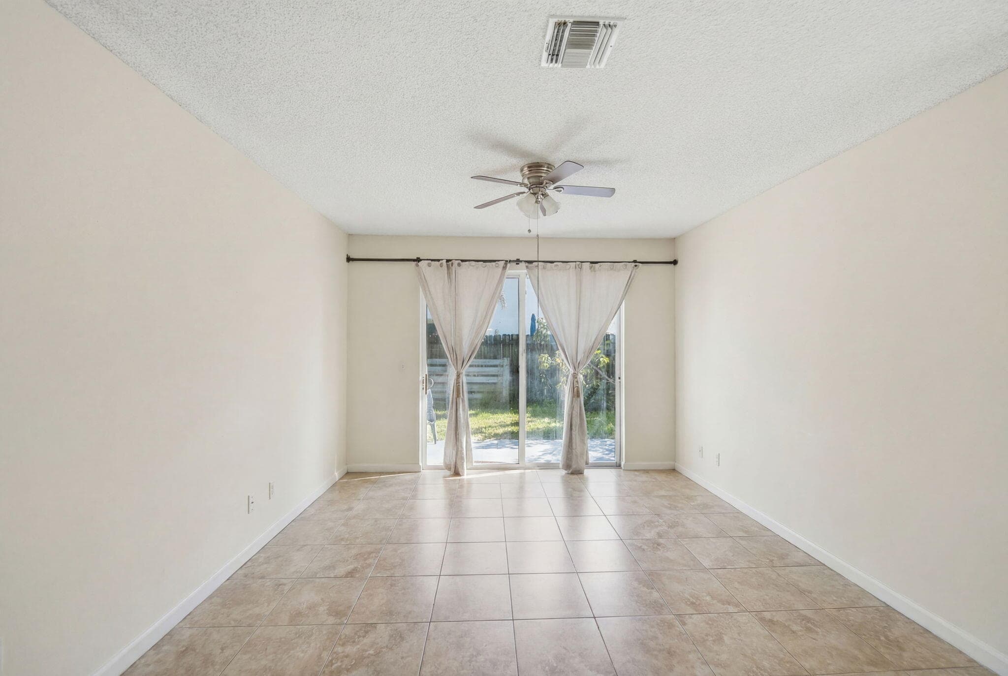 1239 Sussex Street, Boynton Beach, FL 33436 — photo 7 of 32