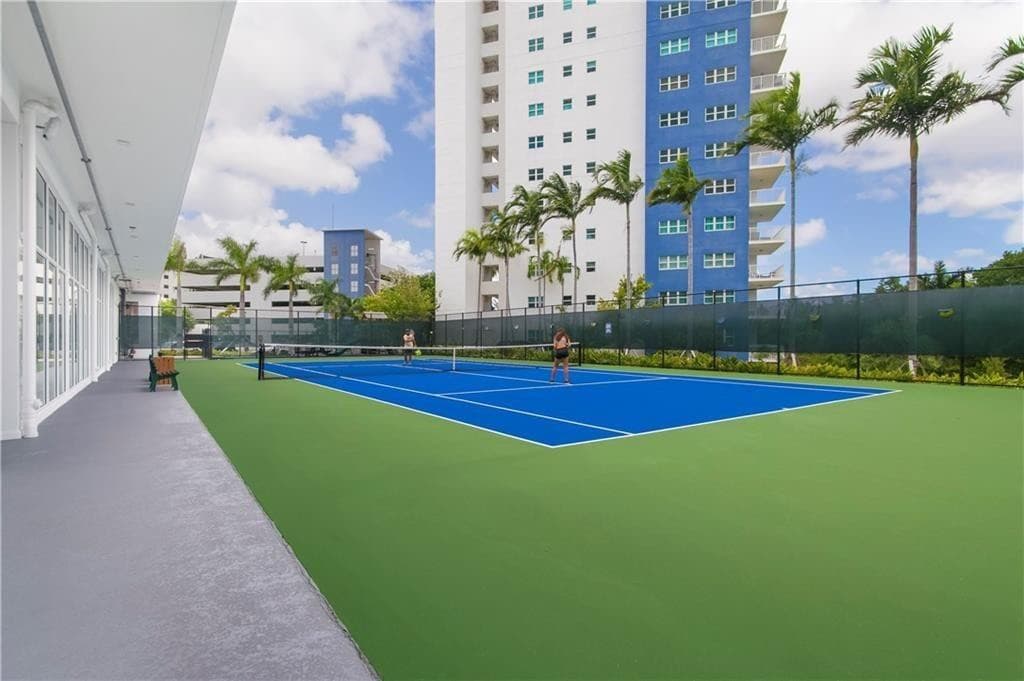 14951 Royal Oaks Lane 1109, North Miami, FL 33181 — photo 29 of 31