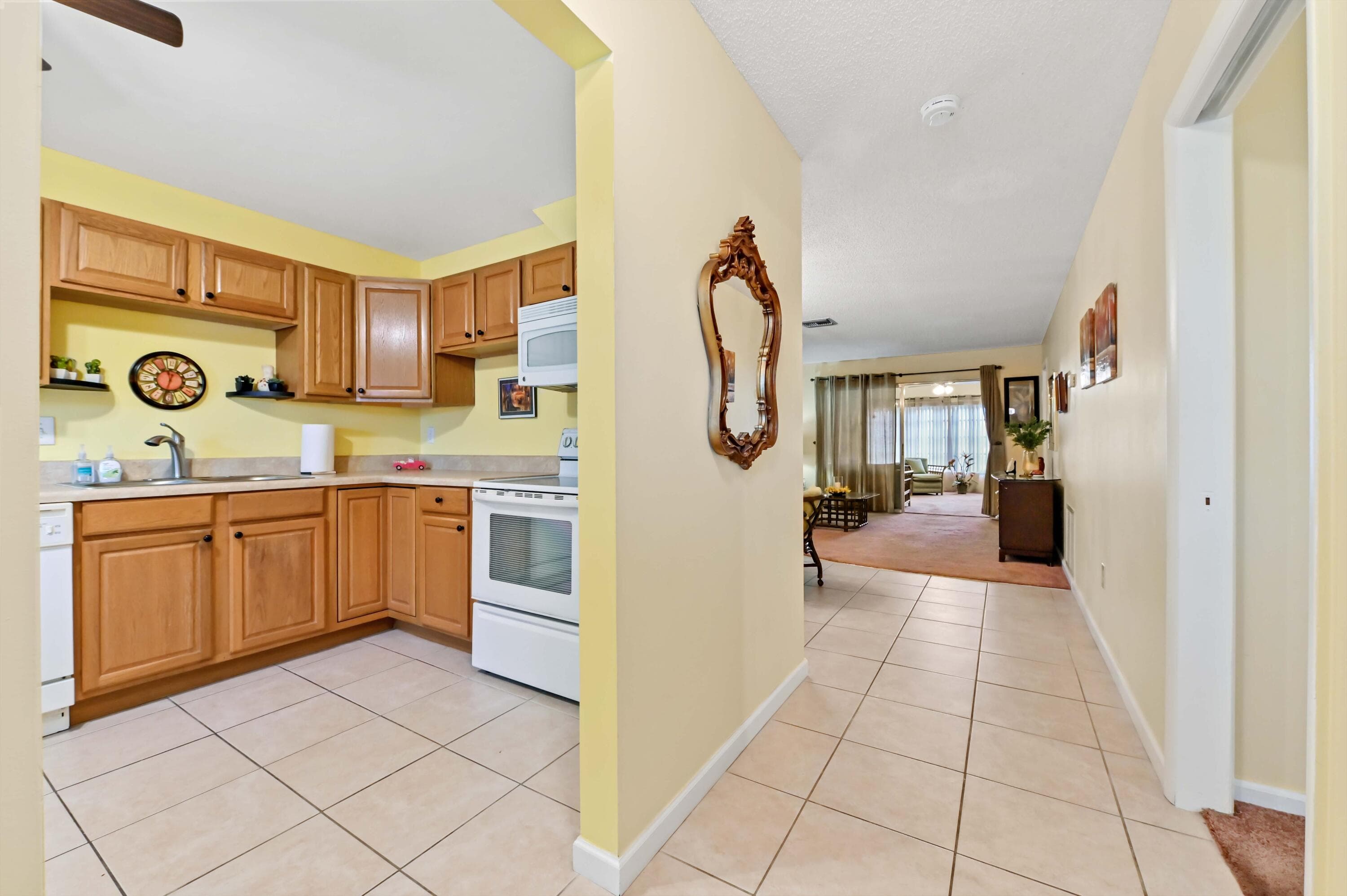 5725 Fernley Drive E 8, West Palm Beach, FL 33415 — photo 2 of 20