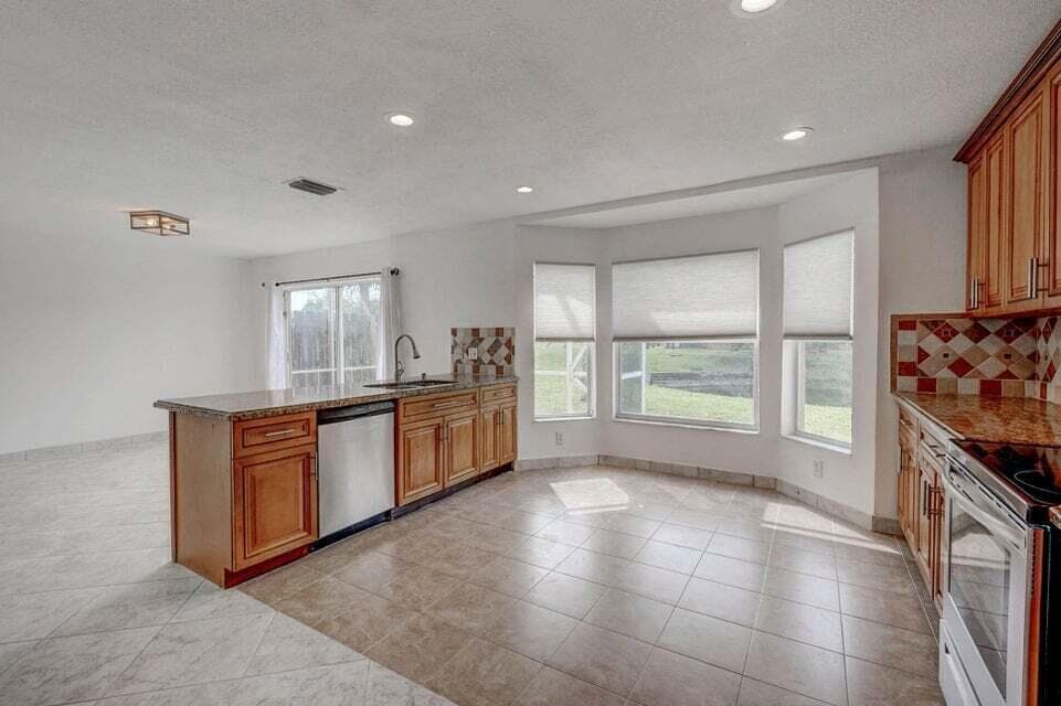 10758 Lake Jasmine Drive, Boca Raton, FL 33498 — photo 4 of 34