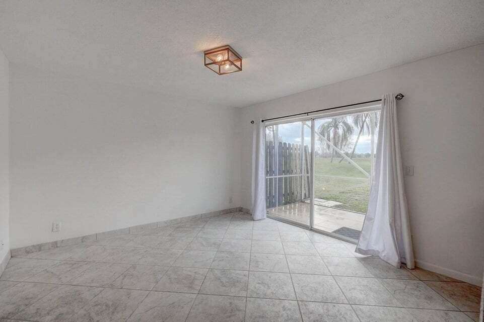 10758 Lake Jasmine Drive, Boca Raton, FL 33498 — photo 11 of 34
