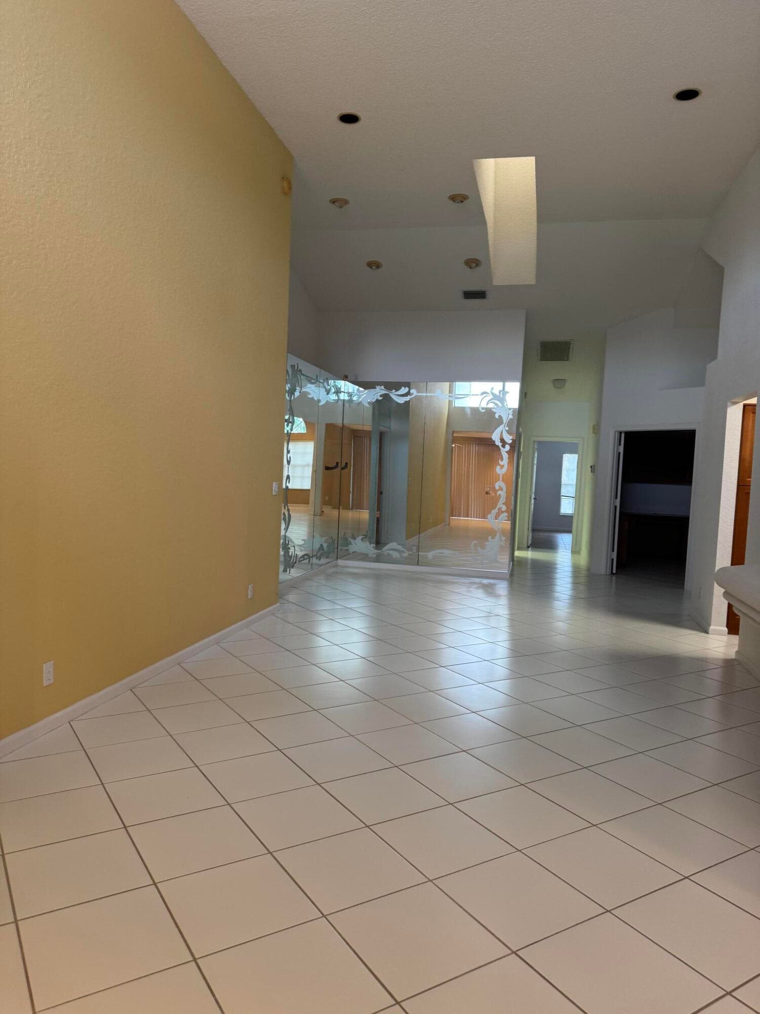 6113 Greenspointe Drive 10, Boynton Beach, FL 33437 — photo 8 of 33