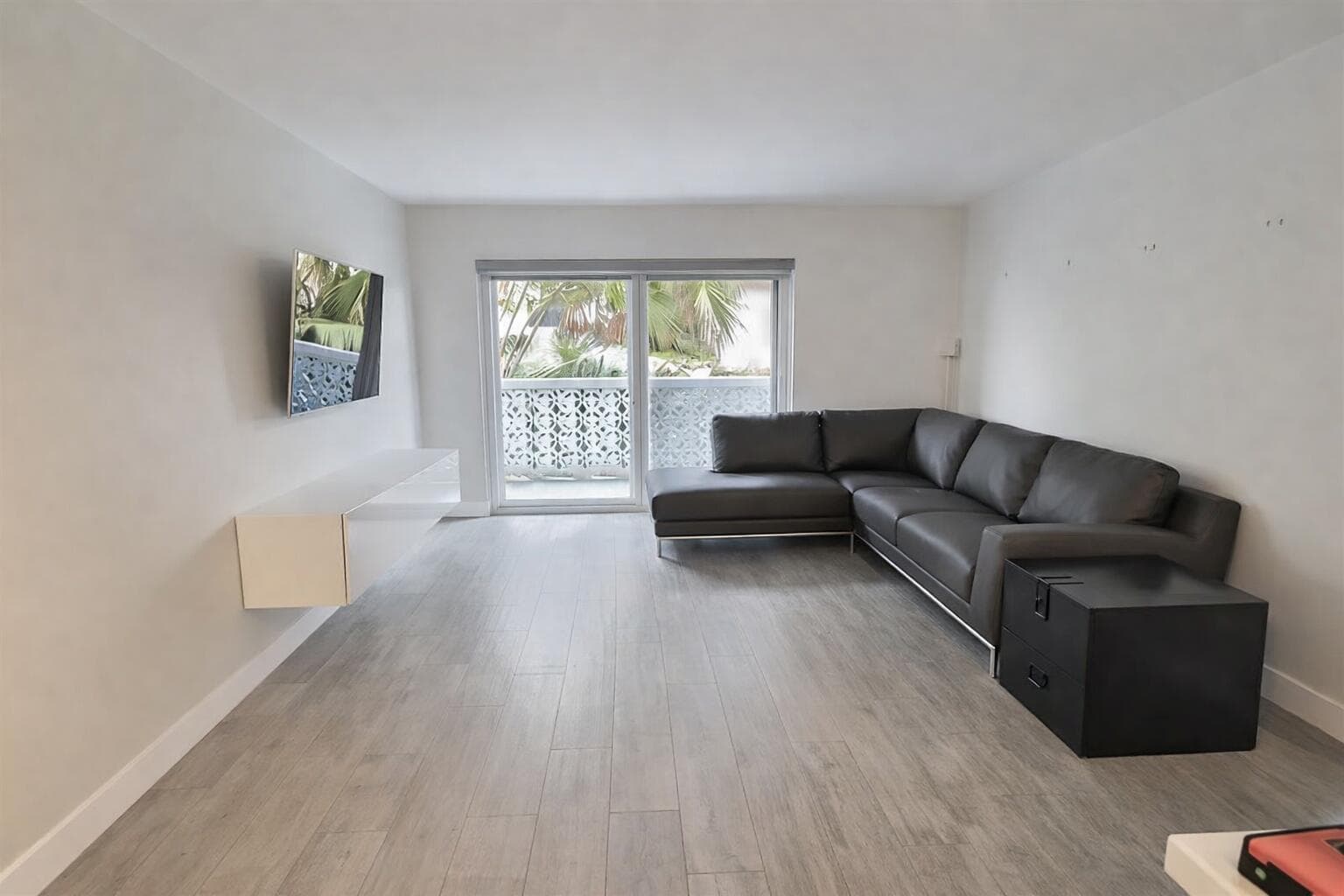 3220 Bayview Drive 211, Fort Lauderdale, FL 33306 — photo 3 of 23