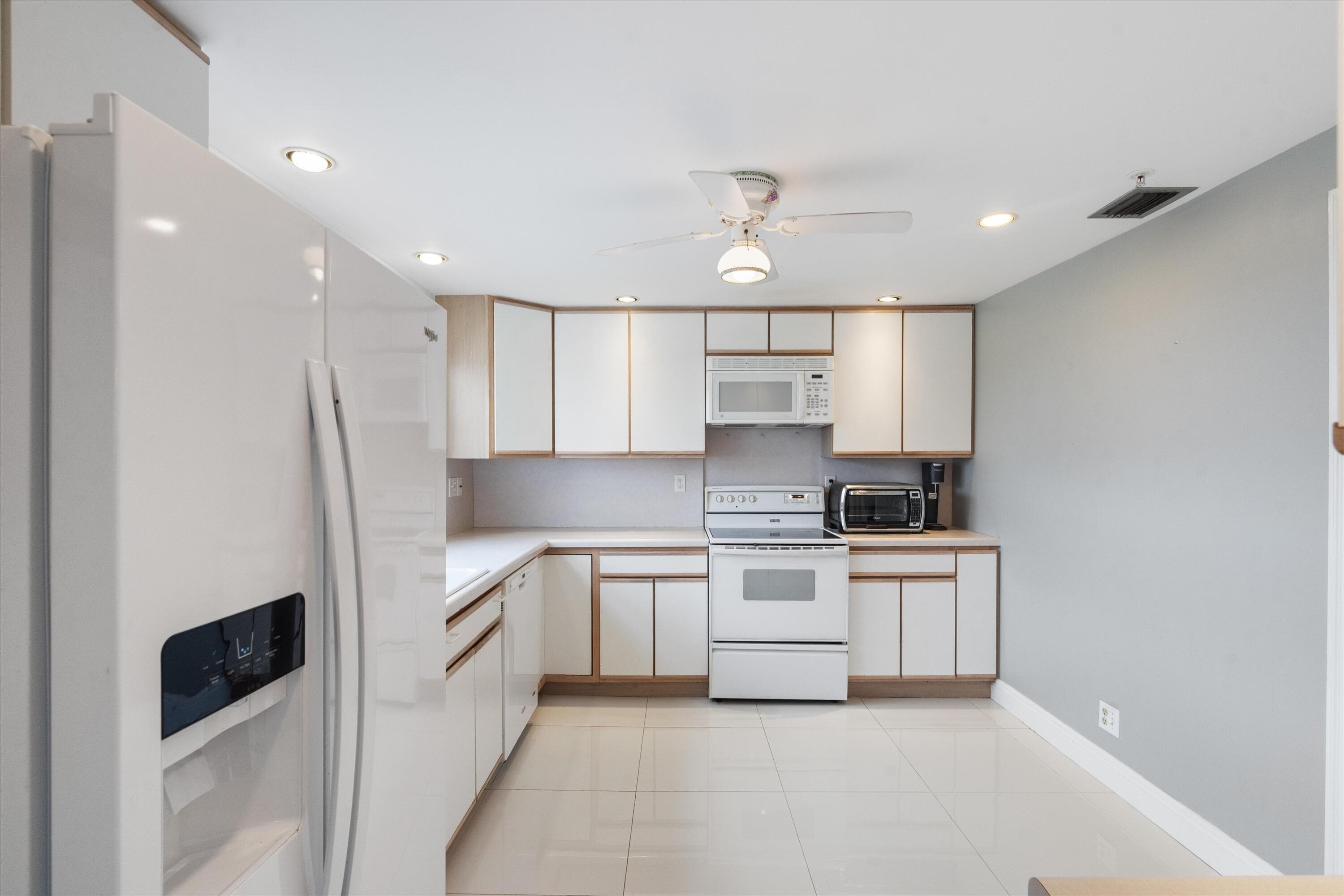 3300 S Ocean Boulevard 617-c, Highland Beach, FL 33487 — photo 4 of 37