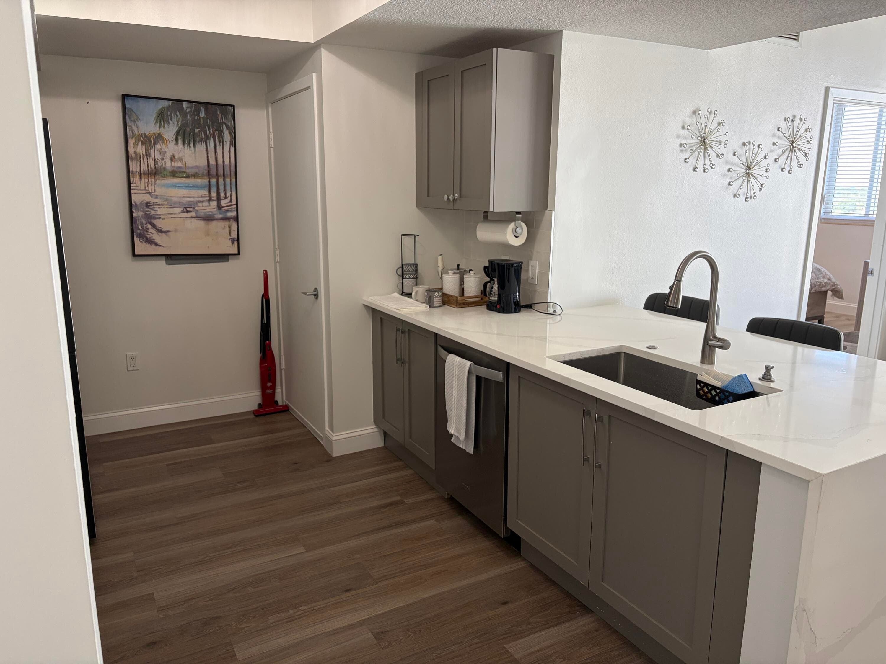 1551 N Flagler Drive 905, West Palm Beach, FL 33401 — photo 1 of 22