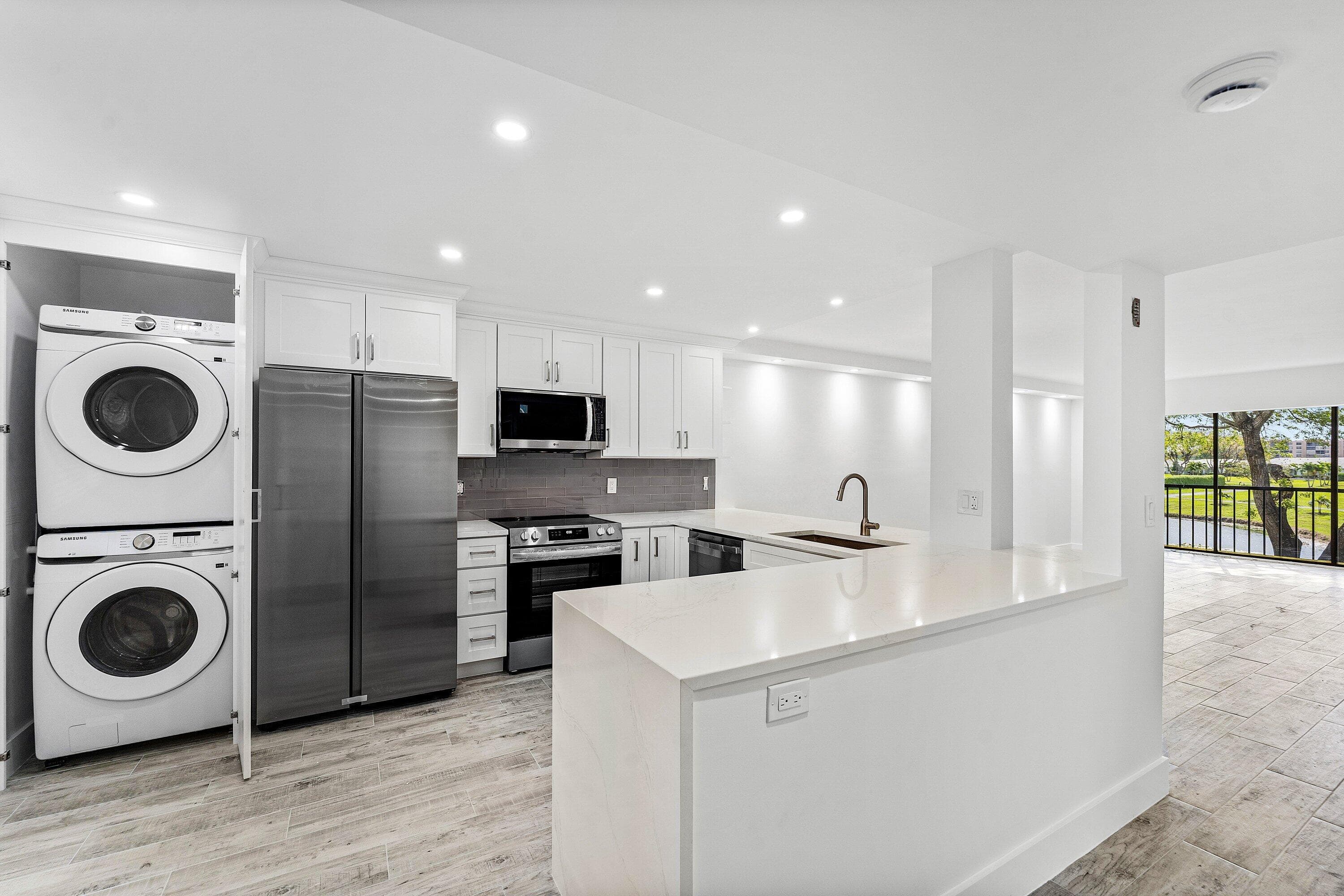 7192 Huntington Lane 208, Delray Beach, FL 33446 — photo 13 of 43